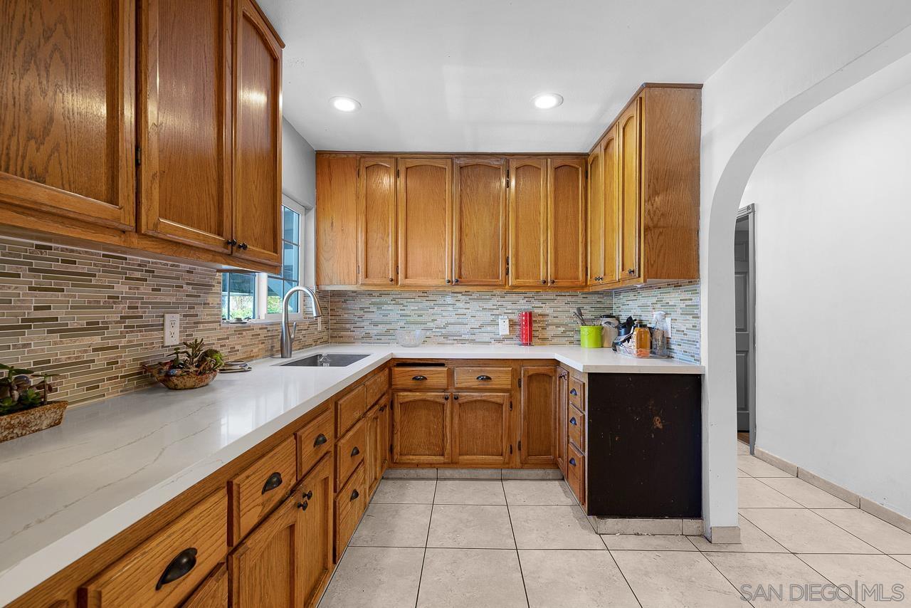 Detail Gallery Image 32 of 46 For 1465  S 40th St., San Diego,  CA 92113 - 5 Beds | 3 Baths