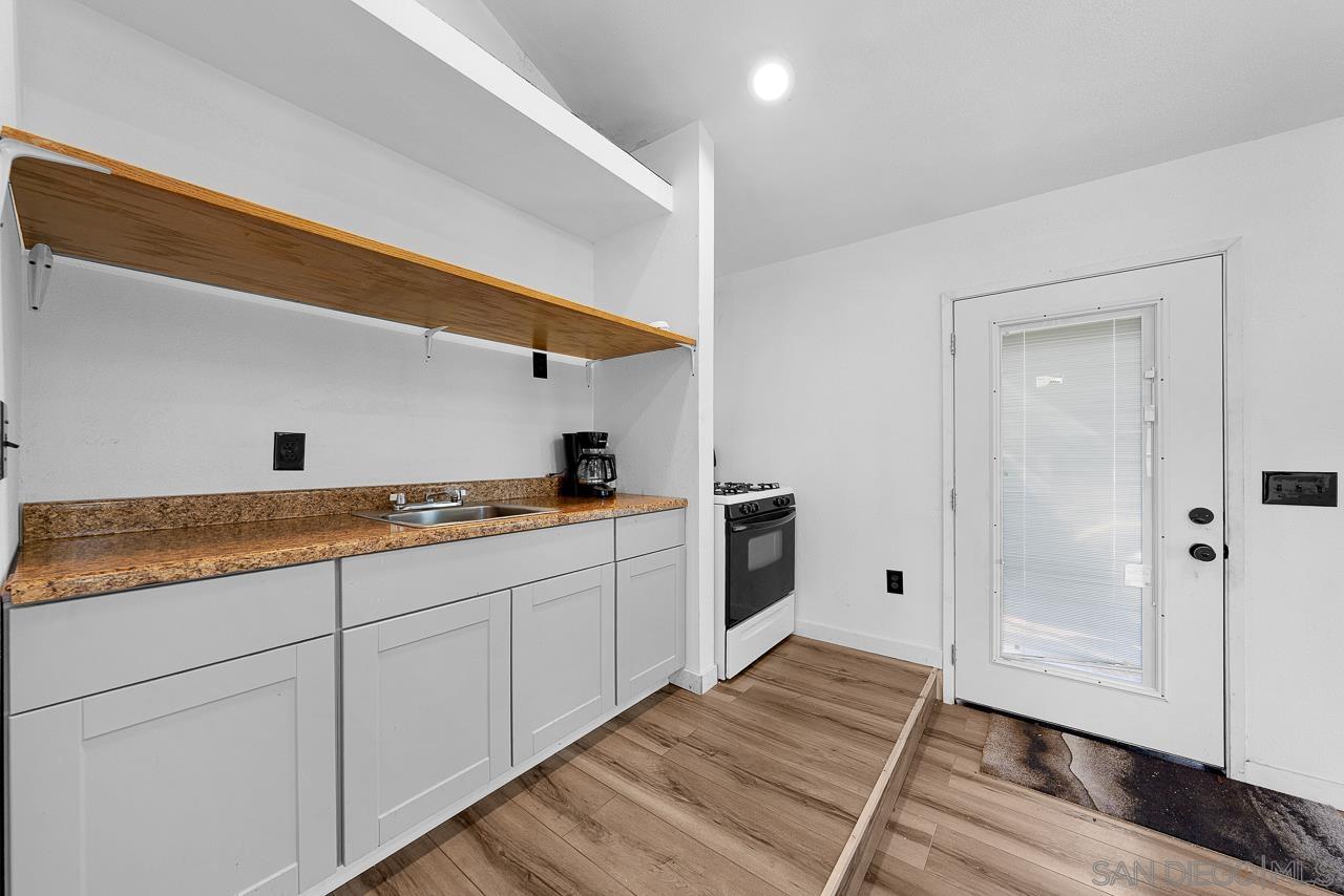 Detail Gallery Image 9 of 46 For 1465  S 40th St., San Diego,  CA 92113 - 5 Beds | 3 Baths