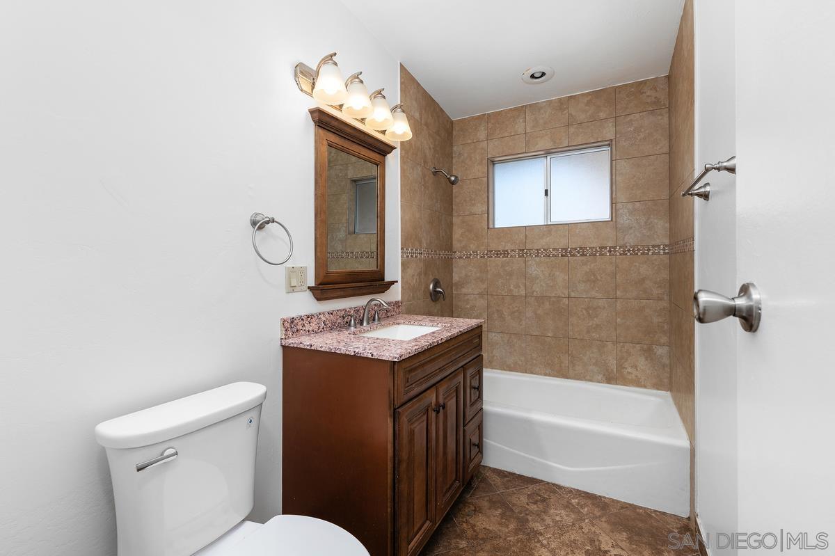 Detail Gallery Image 14 of 46 For 7696  Kiwi St, San Diego,  CA 92123 - 8 Beds | 5 Baths