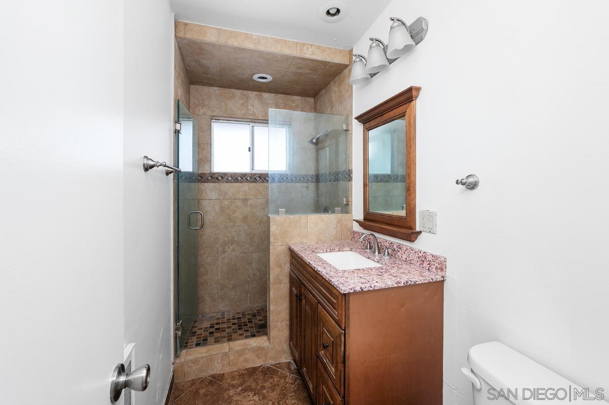 Detail Gallery Image 18 of 46 For 7696  Kiwi St, San Diego,  CA 92123 - 8 Beds | 5 Baths