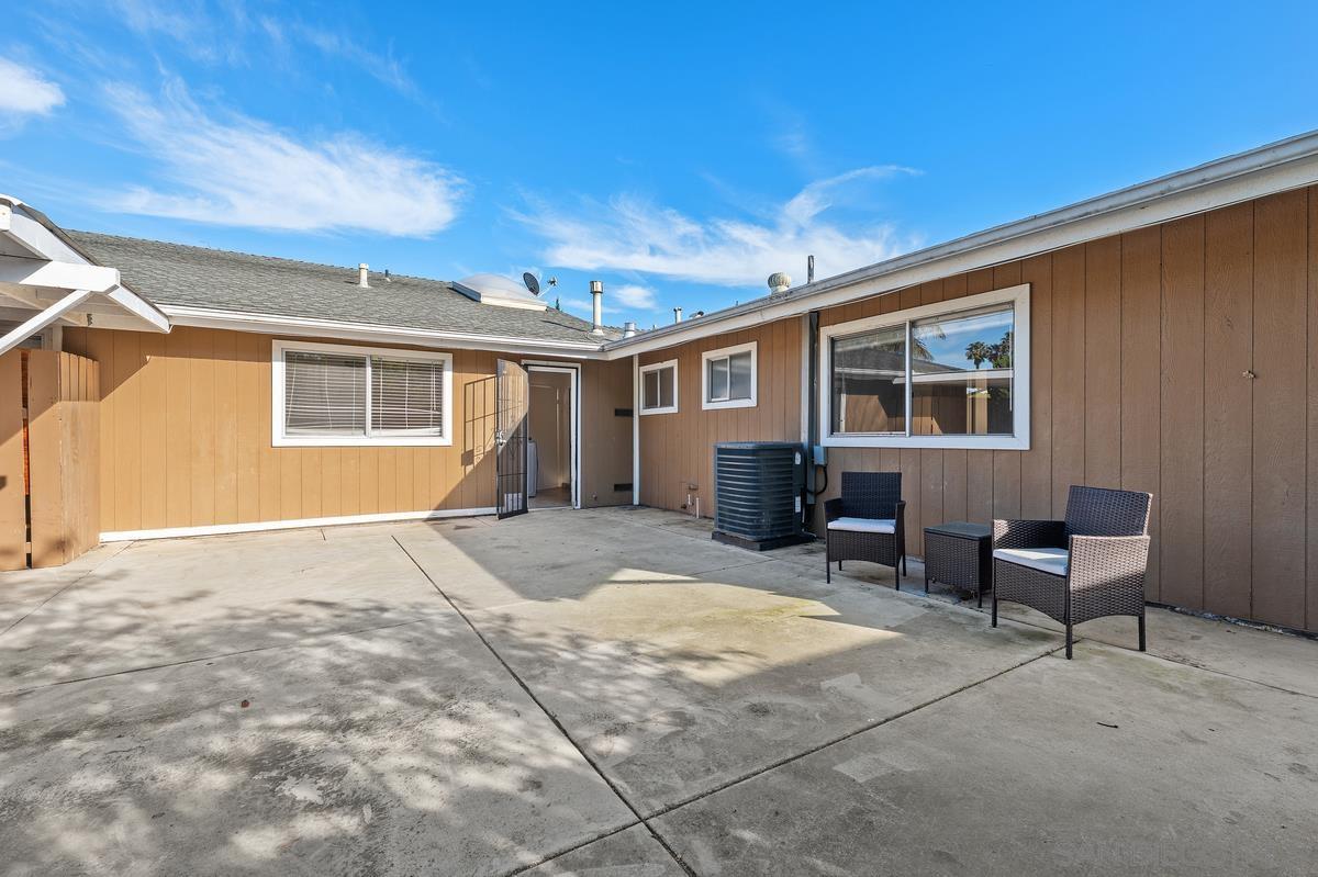 Detail Gallery Image 22 of 46 For 7696  Kiwi St, San Diego,  CA 92123 - 8 Beds | 5 Baths