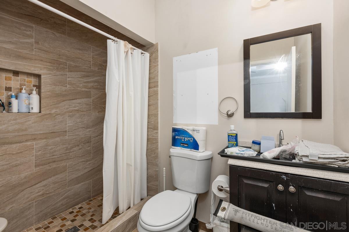 Detail Gallery Image 34 of 46 For 7696  Kiwi St, San Diego,  CA 92123 - 8 Beds | 5 Baths