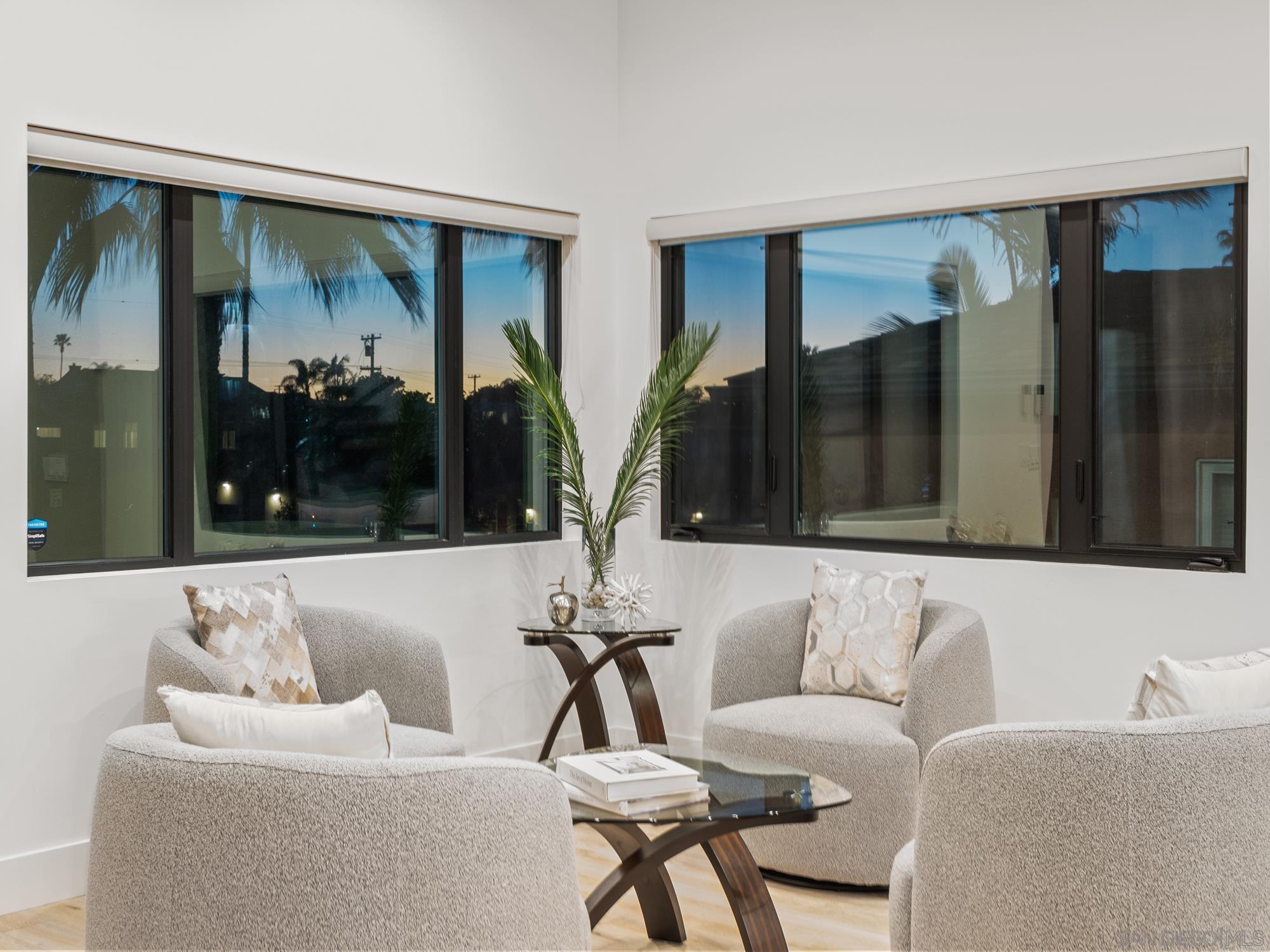 Detail Gallery Image 13 of 50 For 4386  Newport Ave, San Diego,  CA 92107 - 5 Beds | 4/1 Baths