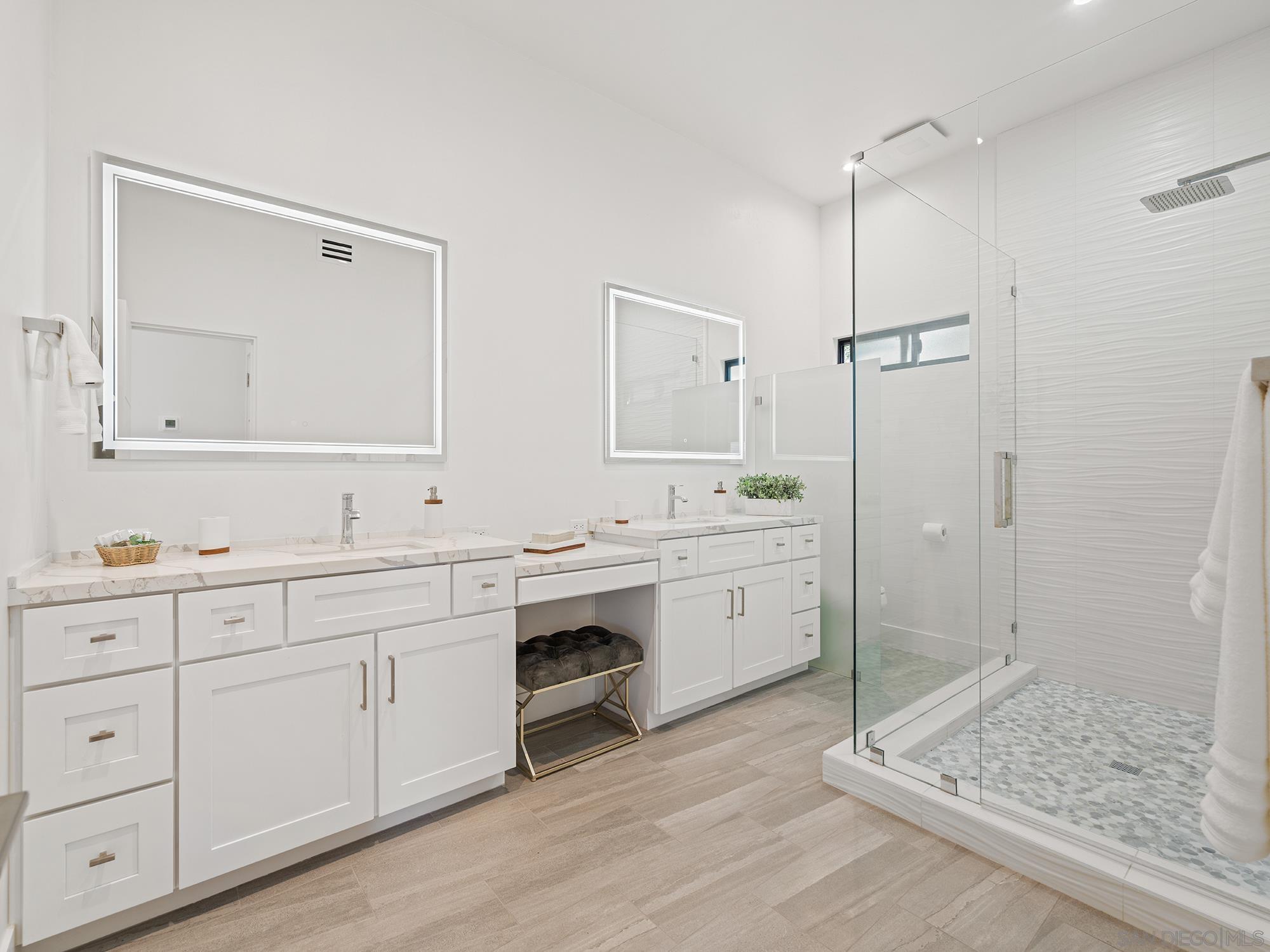 Detail Gallery Image 14 of 50 For 4386  Newport Ave, San Diego,  CA 92107 - 5 Beds | 4/1 Baths