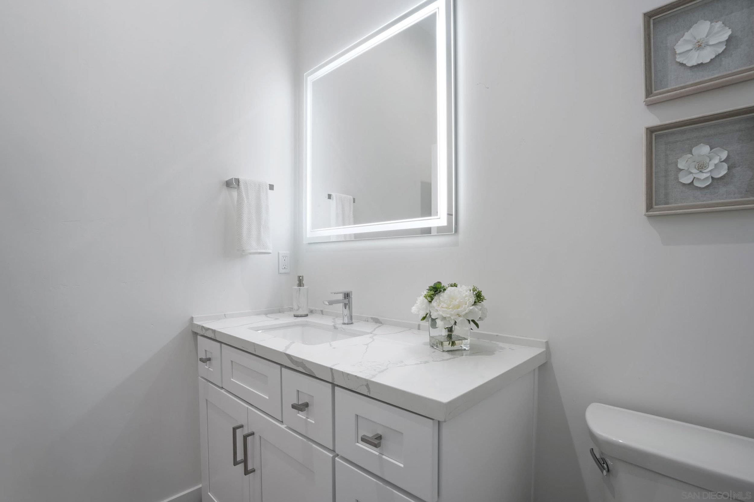 Detail Gallery Image 16 of 50 For 4386  Newport Ave, San Diego,  CA 92107 - 5 Beds | 4/1 Baths