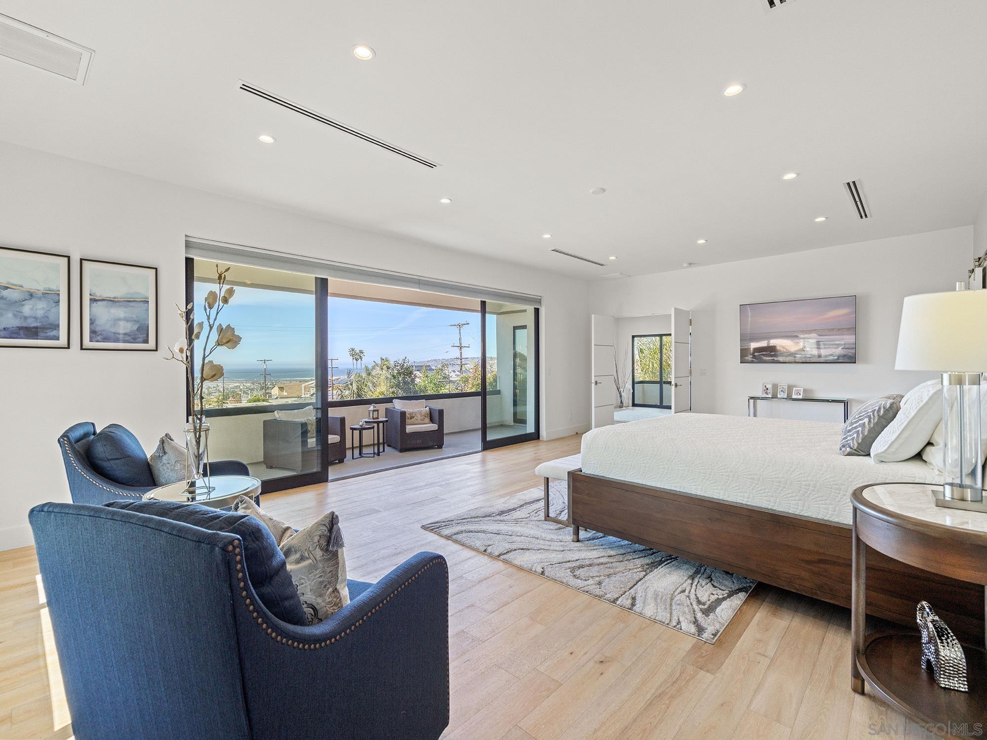 Detail Gallery Image 20 of 50 For 4386  Newport Ave, San Diego,  CA 92107 - 5 Beds | 4/1 Baths