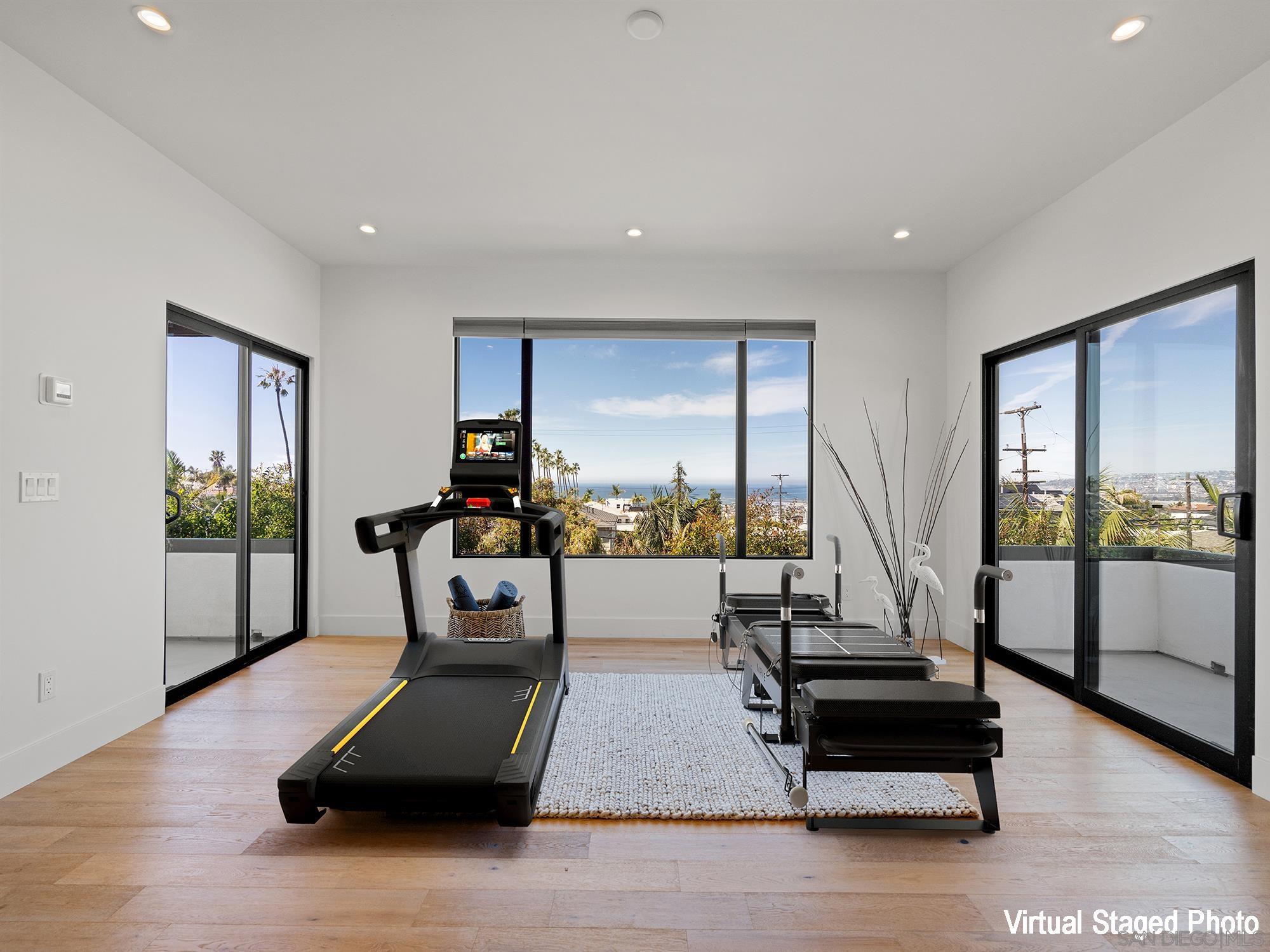 Detail Gallery Image 28 of 50 For 4386  Newport Ave, San Diego,  CA 92107 - 5 Beds | 4/1 Baths