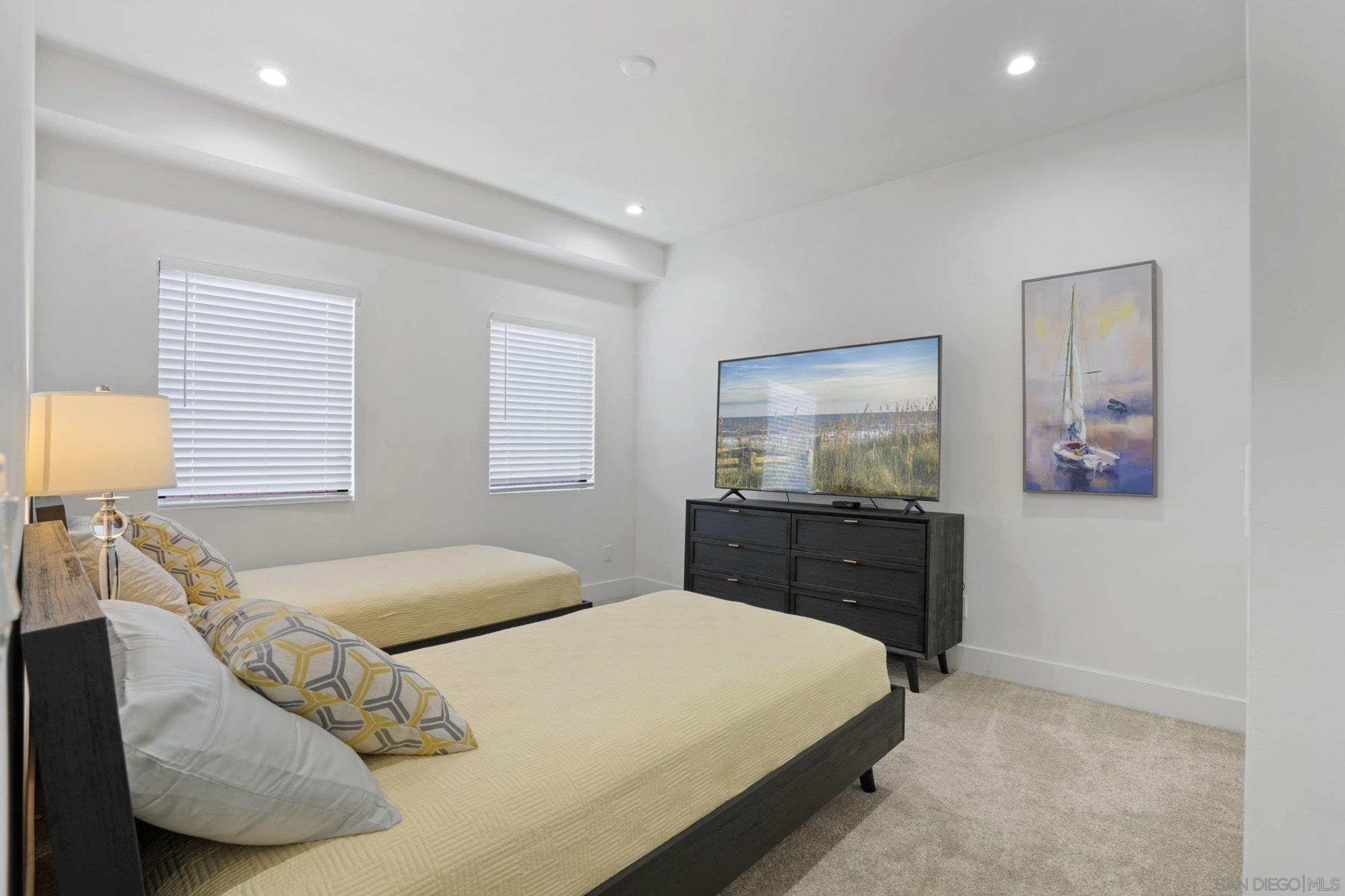 Detail Gallery Image 29 of 50 For 4386  Newport Ave, San Diego,  CA 92107 - 5 Beds | 4/1 Baths