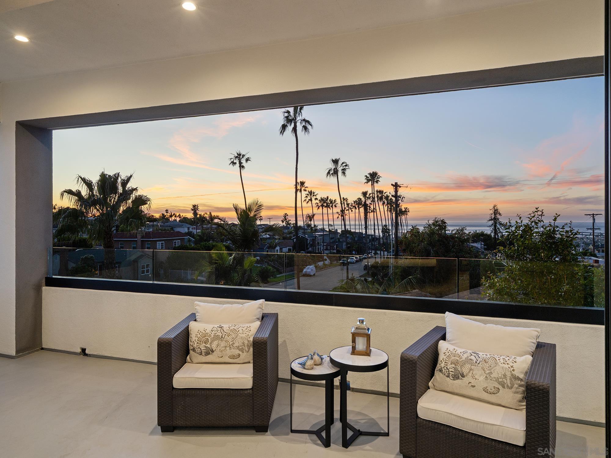 Detail Gallery Image 7 of 50 For 4386  Newport Ave, San Diego,  CA 92107 - 5 Beds | 4/1 Baths