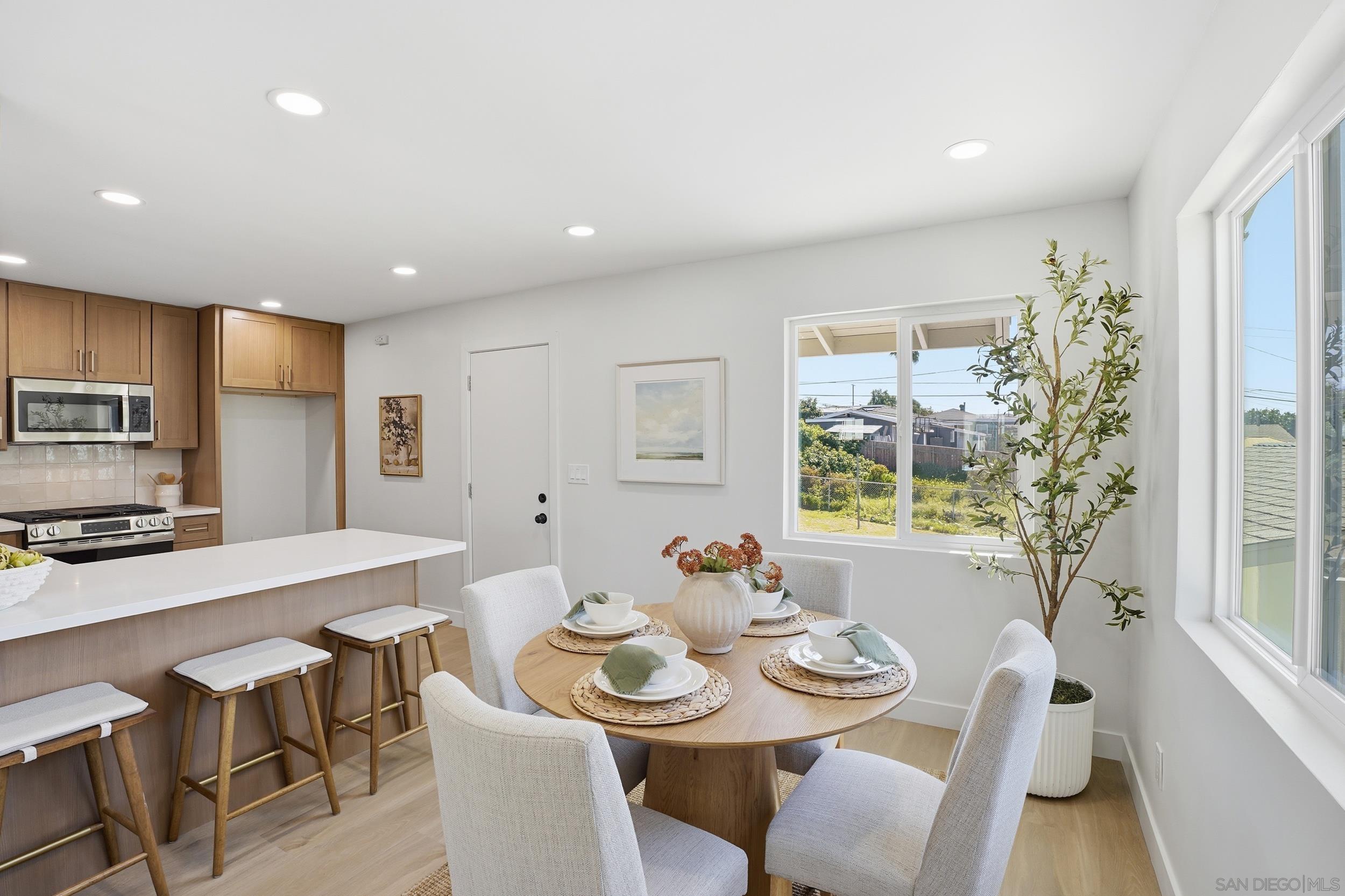 Detail Gallery Image 5 of 21 For 5935  Schuyler St, San Diego,  CA 92139 - 4 Beds | 2 Baths