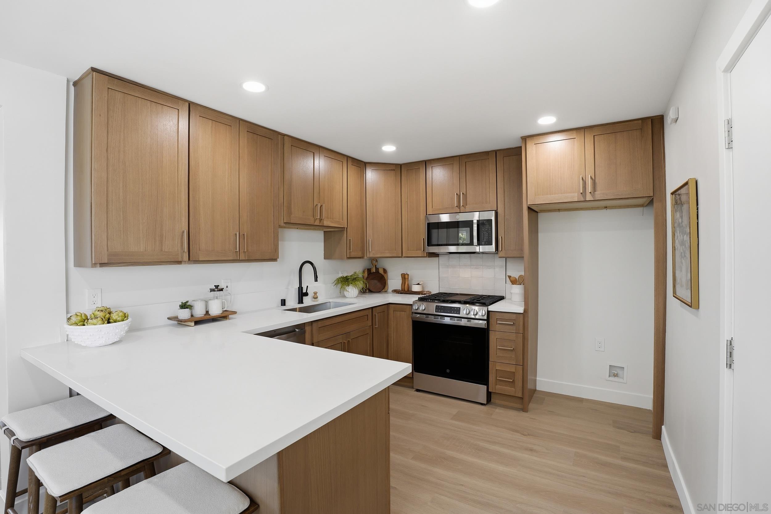 Detail Gallery Image 6 of 21 For 5935  Schuyler St, San Diego,  CA 92139 - 4 Beds | 2 Baths