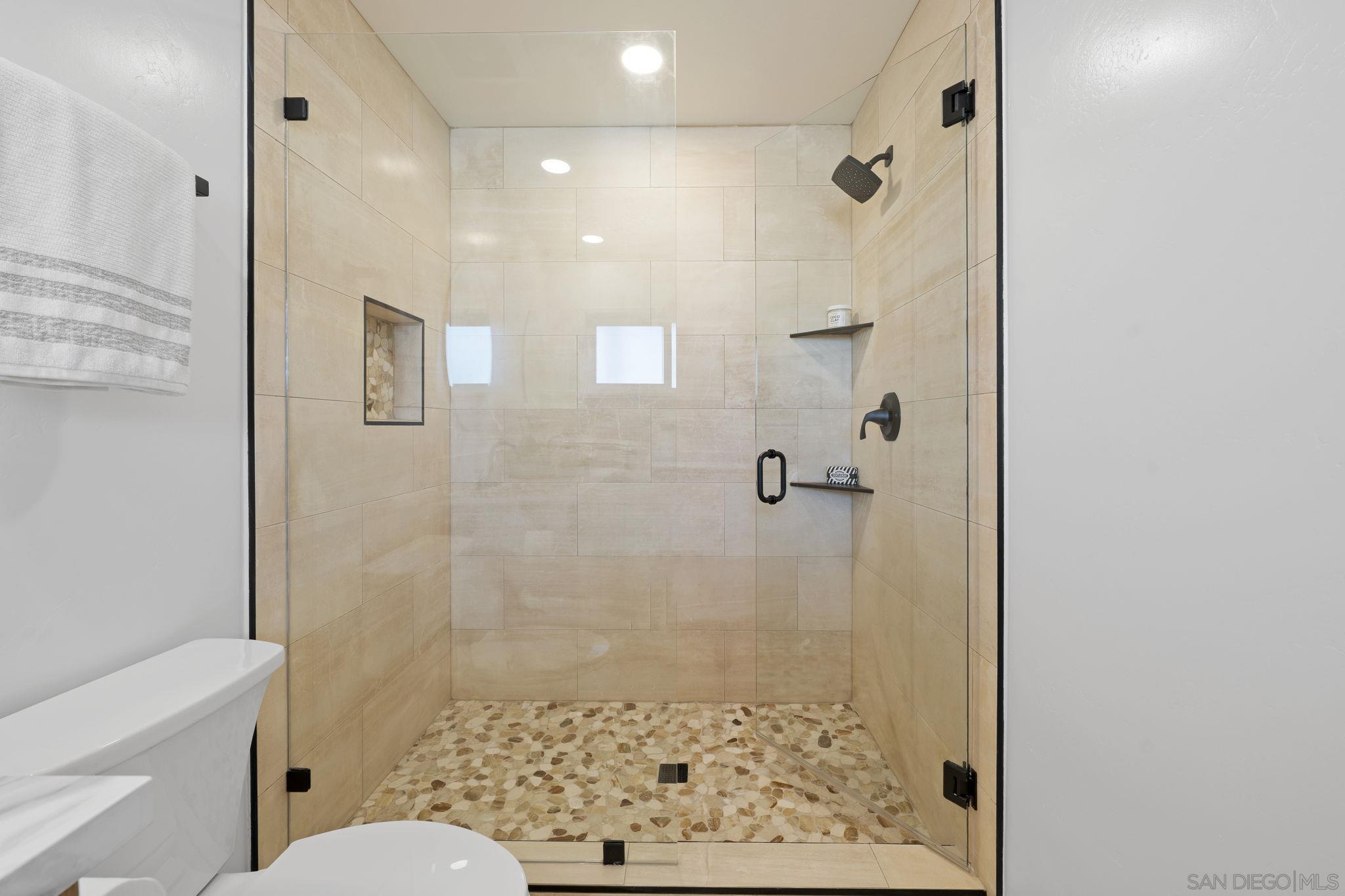 Detail Gallery Image 18 of 29 For 8627  Anrol Avenue, San Diego,  CA 92123 - 4 Beds | 2 Baths