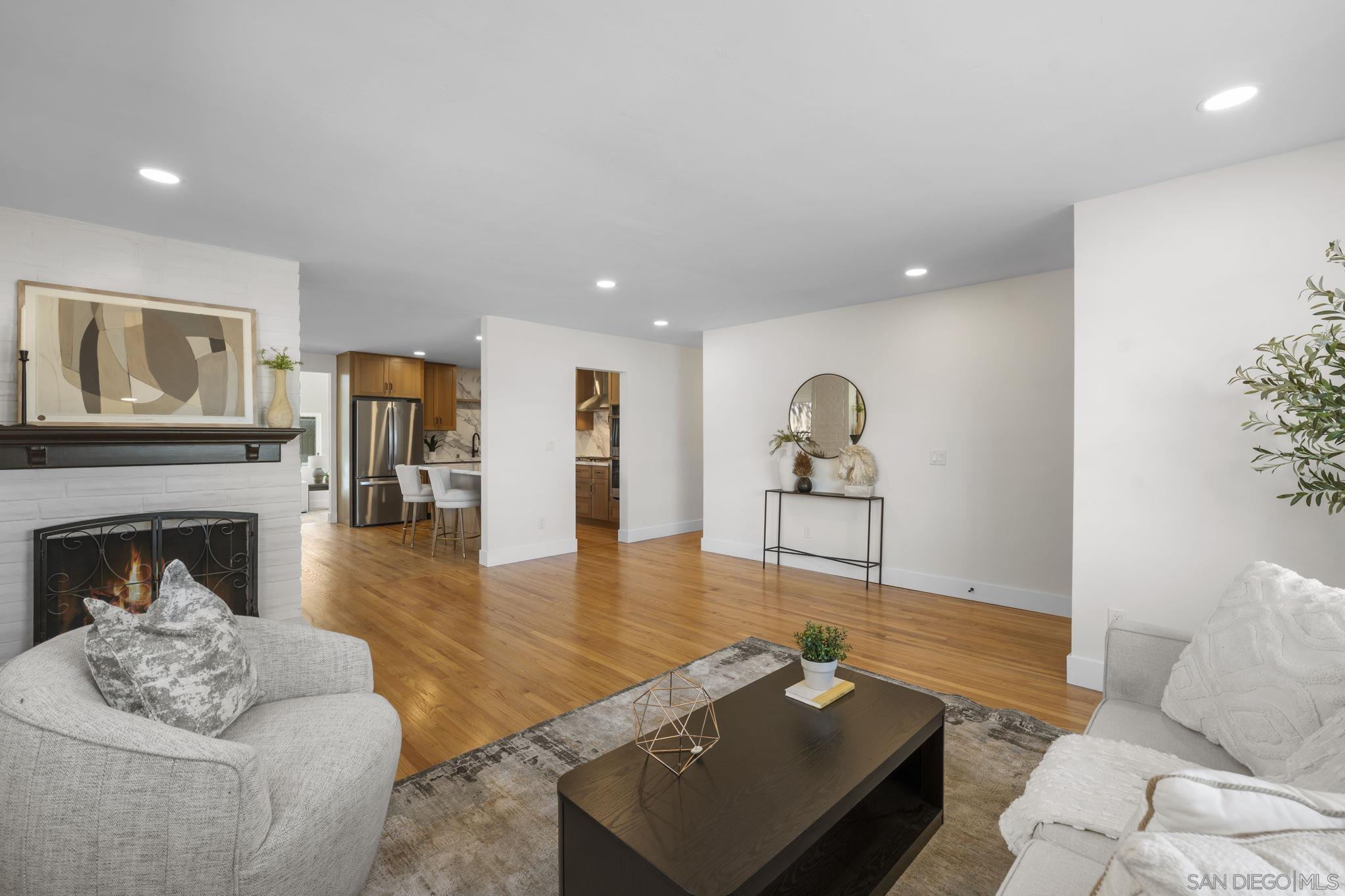 Detail Gallery Image 4 of 29 For 8627  Anrol Avenue, San Diego,  CA 92123 - 4 Beds | 2 Baths