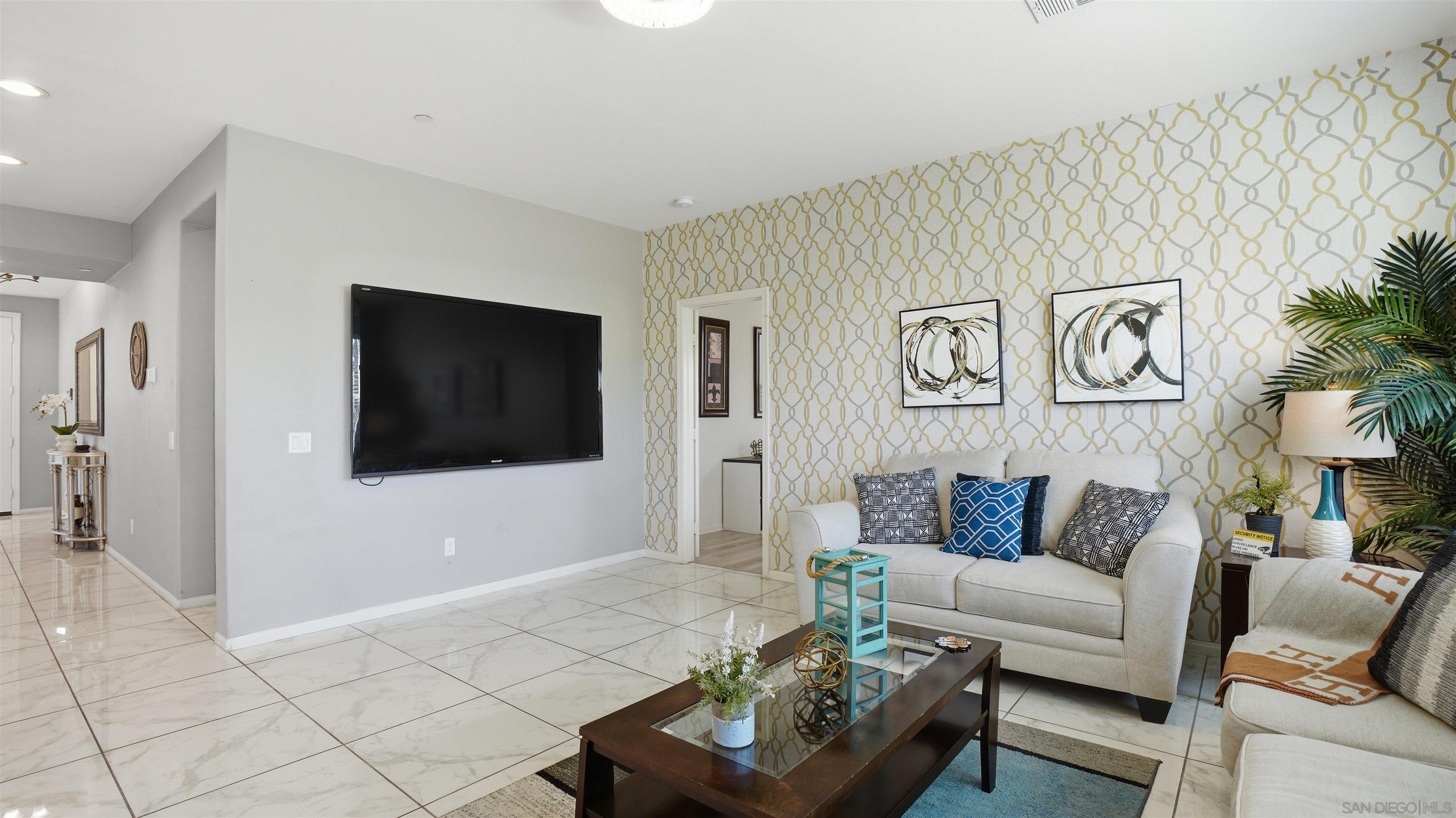 Detail Gallery Image 14 of 34 For 1218  Idanan Rd, Chula Vista,  CA 91913 - 6 Beds | 3/1 Baths