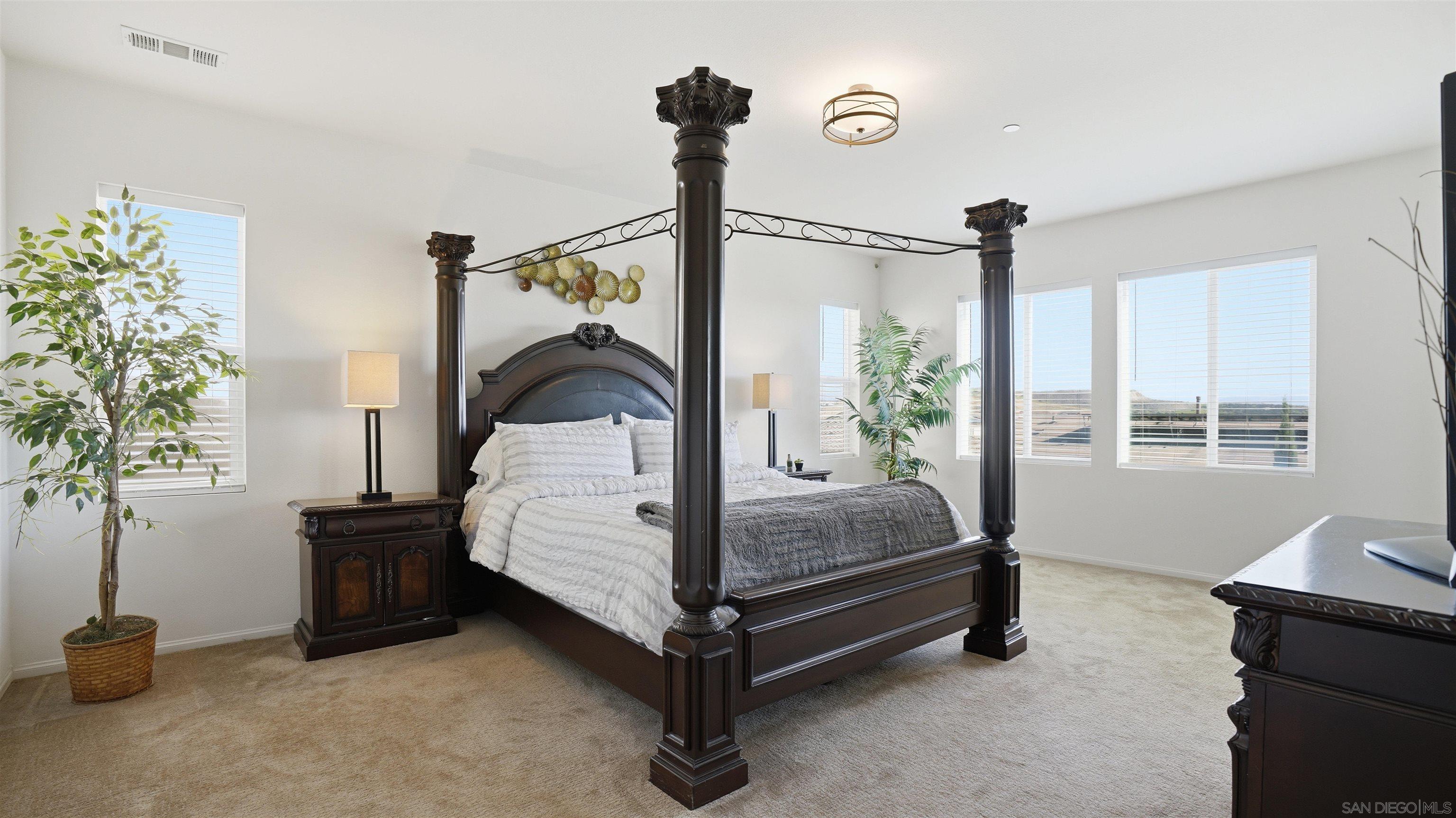 Detail Gallery Image 21 of 34 For 1218  Idanan Rd, Chula Vista,  CA 91913 - 6 Beds | 3/1 Baths