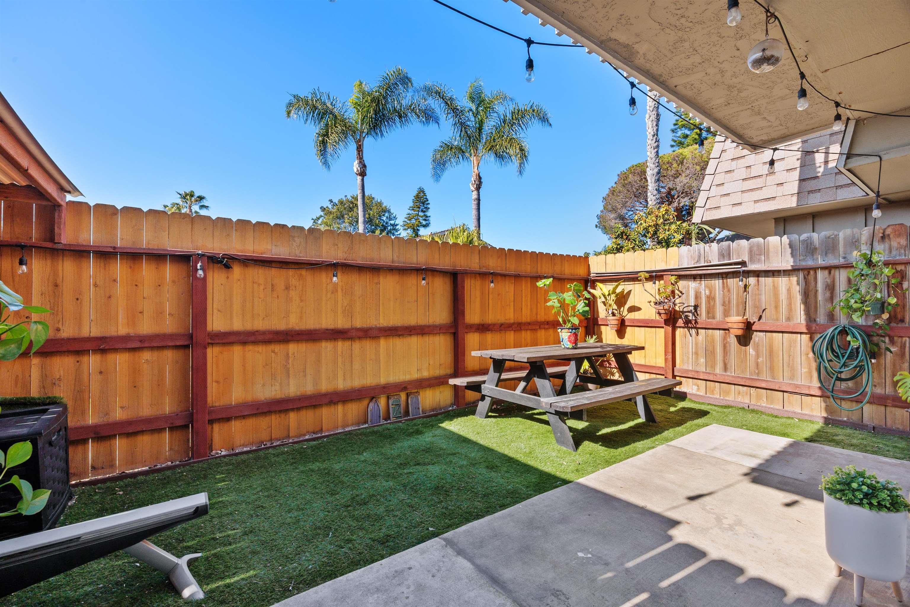 Detail Gallery Image 17 of 19 For 407  Requeza Street  #E9,  Encinitas,  CA 92024 - 2 Beds | 1 Baths