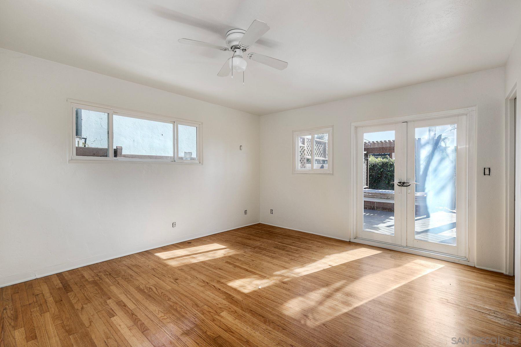 Detail Gallery Image 15 of 23 For 4643  Narragansett Ave, San Diego,  CA 92107 - 4 Beds | 2 Baths