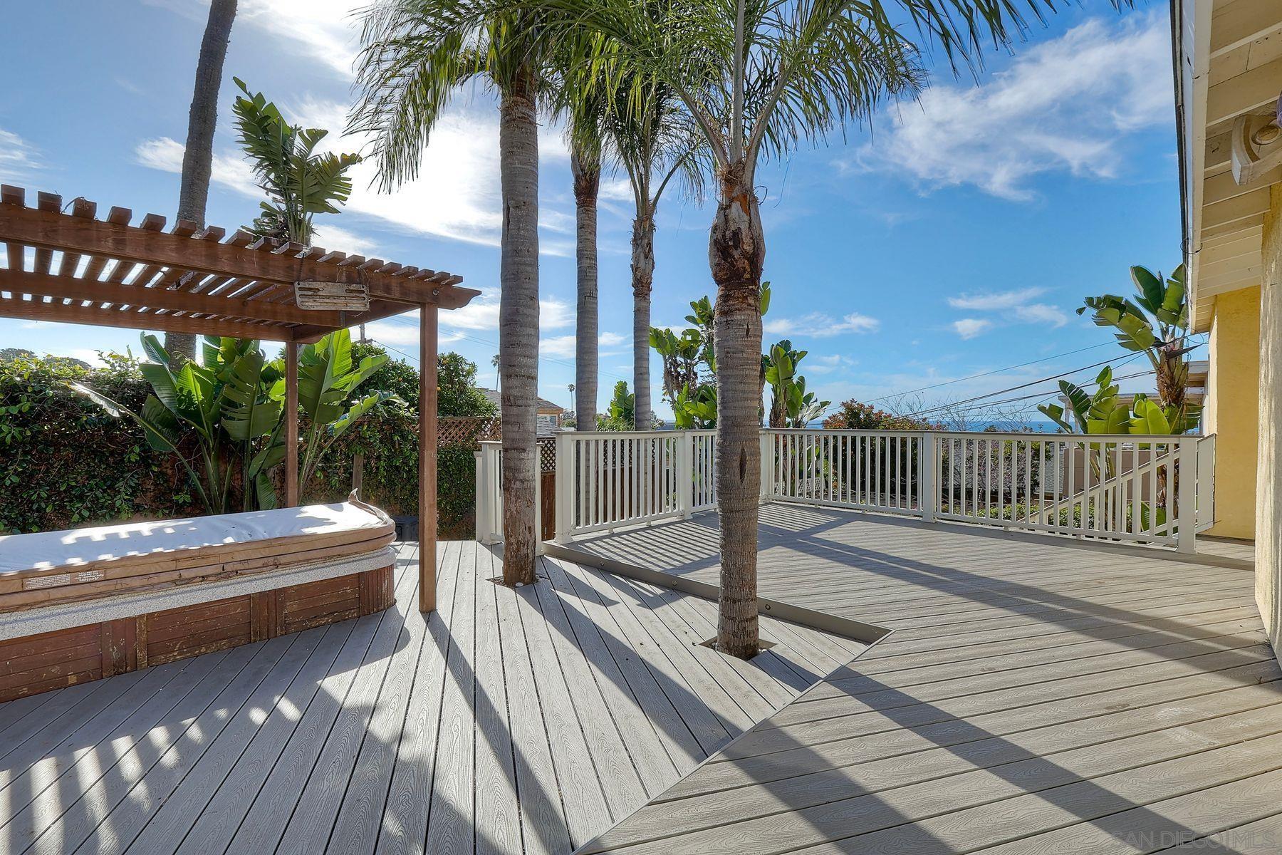 Detail Gallery Image 4 of 23 For 4643  Narragansett Ave, San Diego,  CA 92107 - 4 Beds | 2 Baths