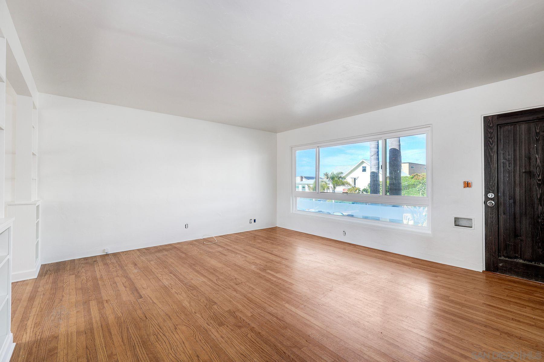 Detail Gallery Image 7 of 23 For 4643  Narragansett Ave, San Diego,  CA 92107 - 4 Beds | 2 Baths