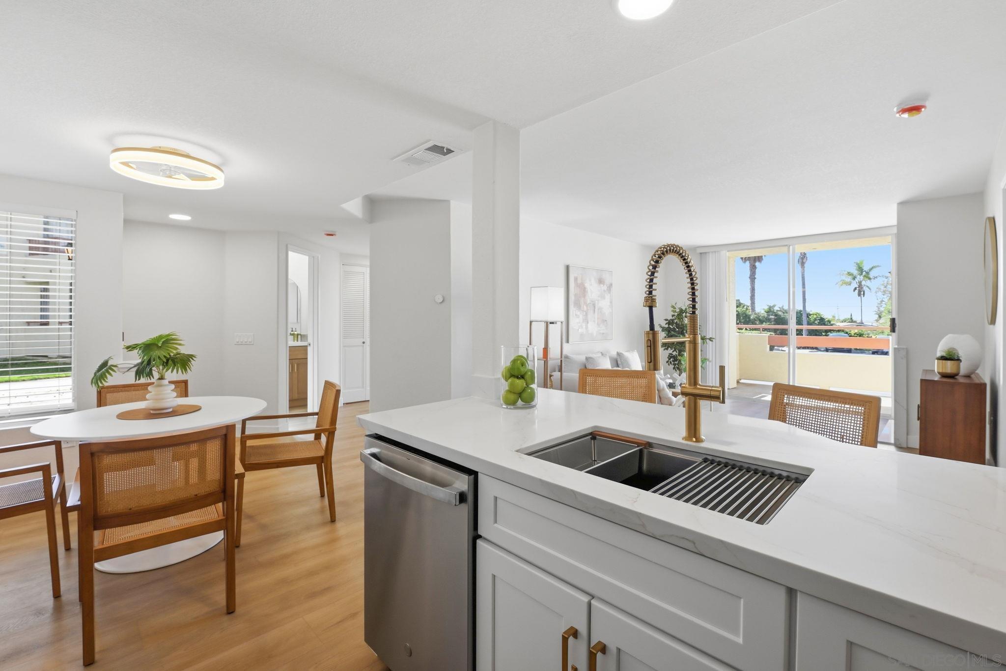 Detail Gallery Image 6 of 25 For 430  Stoney Point Rd  #124,  Oceanside,  CA 92058 - 2 Beds | 2 Baths