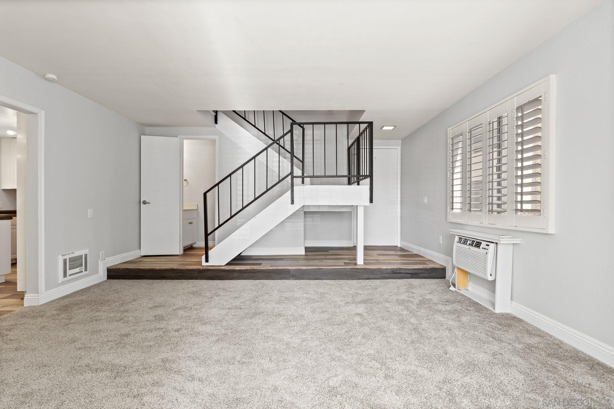 Detail Gallery Image 4 of 33 For 7930  Mission Center Ct  #L,  San Diego,  CA 92108 - 2 Beds | 1/1 Baths