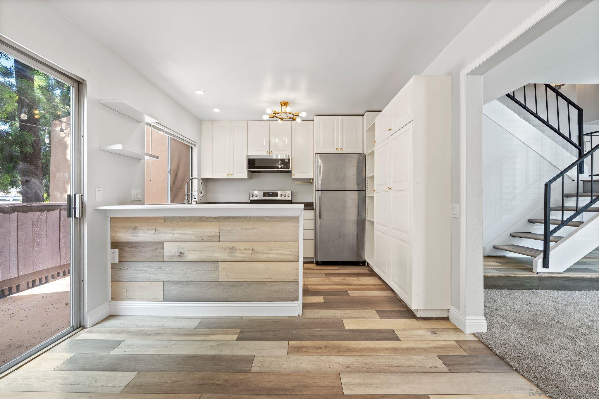 Detail Gallery Image 7 of 33 For 7930  Mission Center Ct  #L,  San Diego,  CA 92108 - 2 Beds | 1/1 Baths