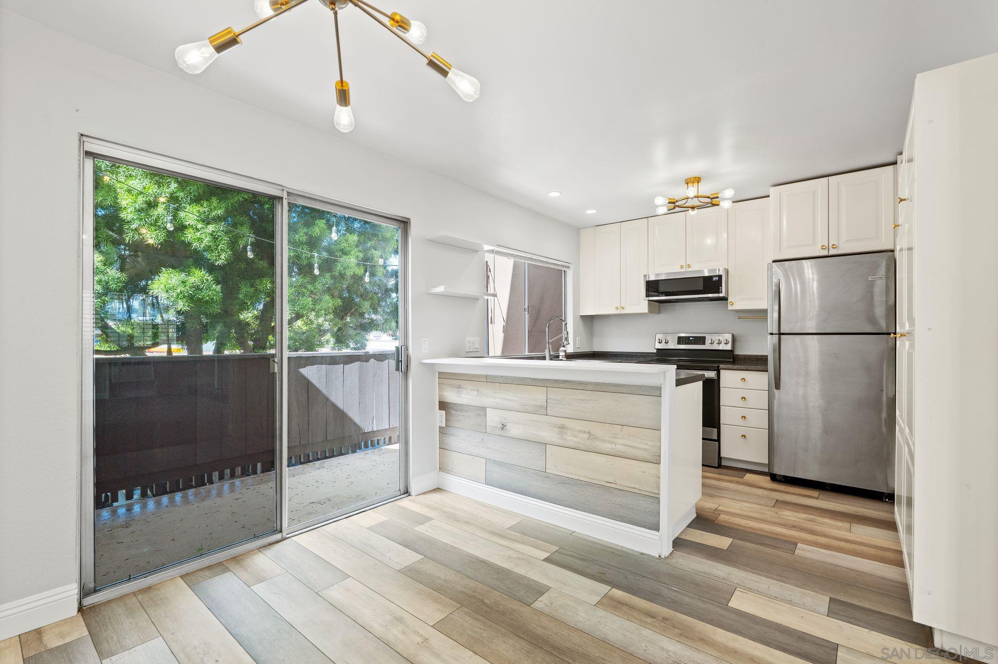 Detail Gallery Image 8 of 33 For 7930  Mission Center Ct  #L,  San Diego,  CA 92108 - 2 Beds | 1/1 Baths