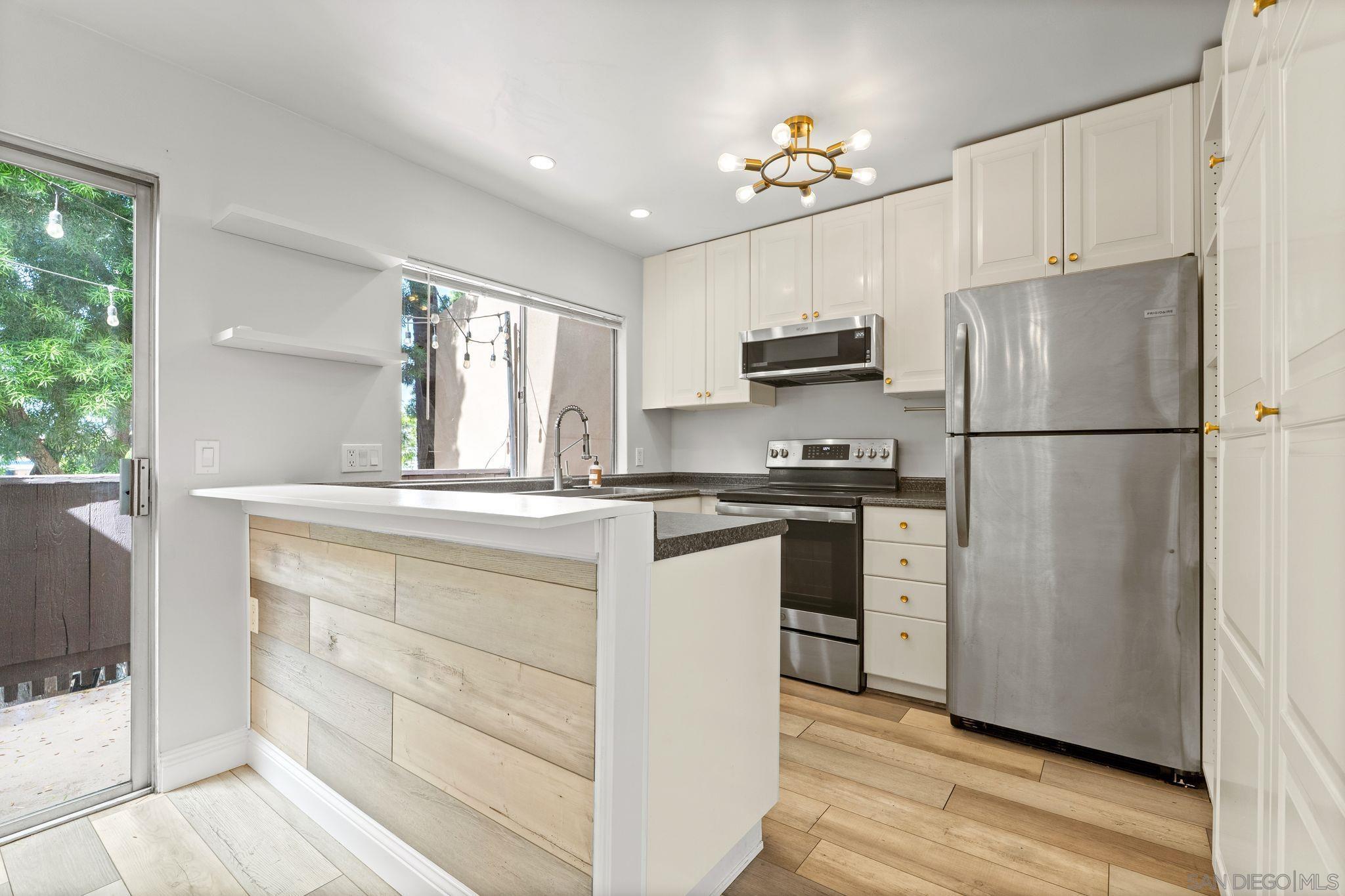 Detail Gallery Image 9 of 33 For 7930  Mission Center Ct  #L,  San Diego,  CA 92108 - 2 Beds | 1/1 Baths