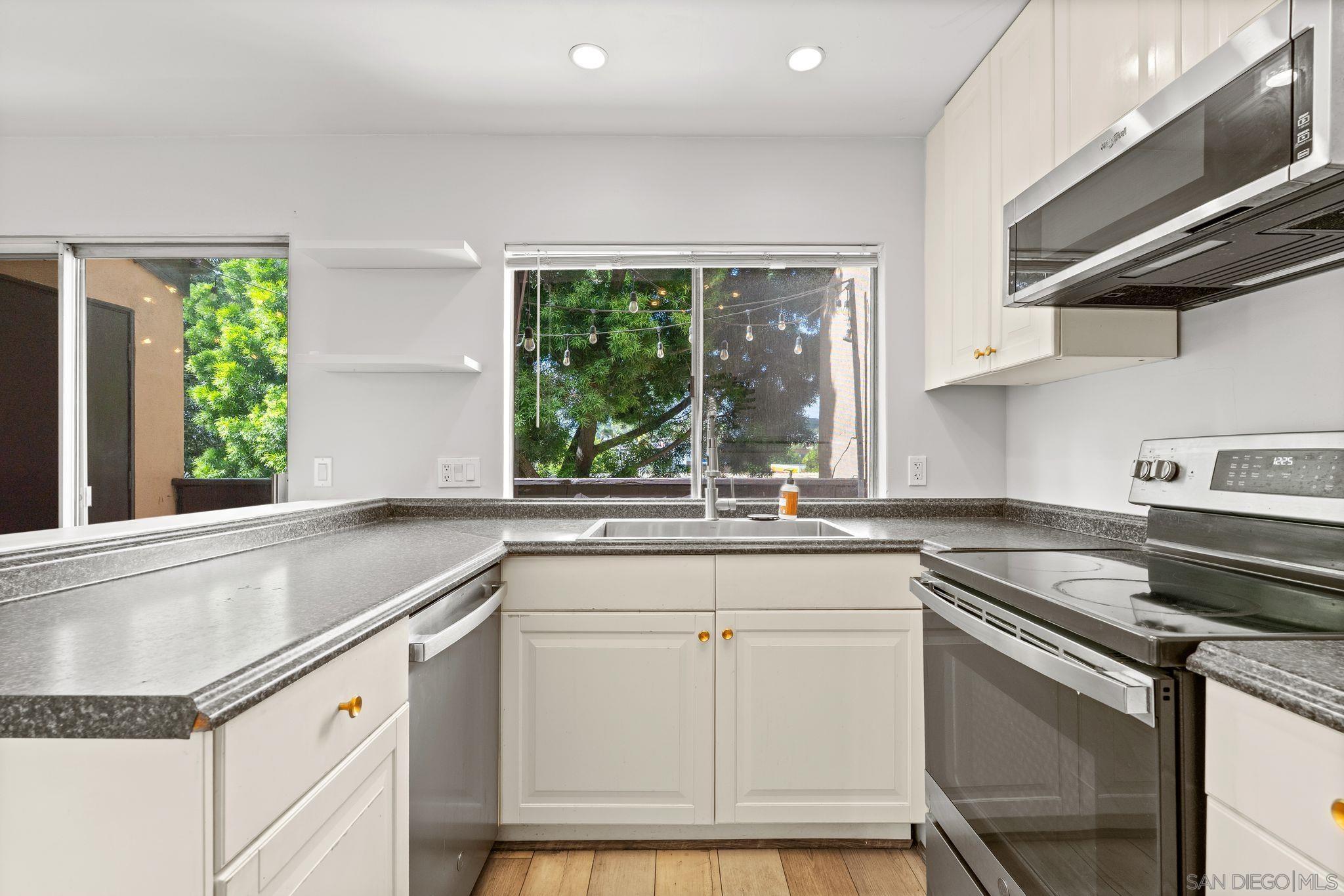 Detail Gallery Image 10 of 33 For 7930  Mission Center Ct  #L,  San Diego,  CA 92108 - 2 Beds | 1/1 Baths