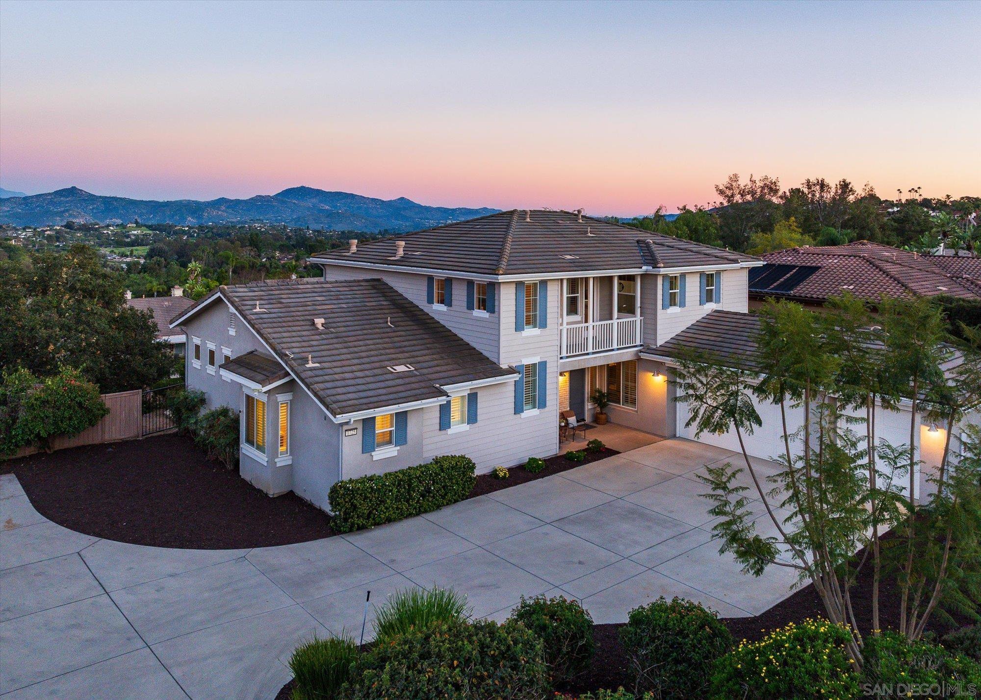Detail Gallery Image 2 of 75 For 1725  Continental Lane, Escondido,  CA 92029 - 5 Beds | 3/1 Baths