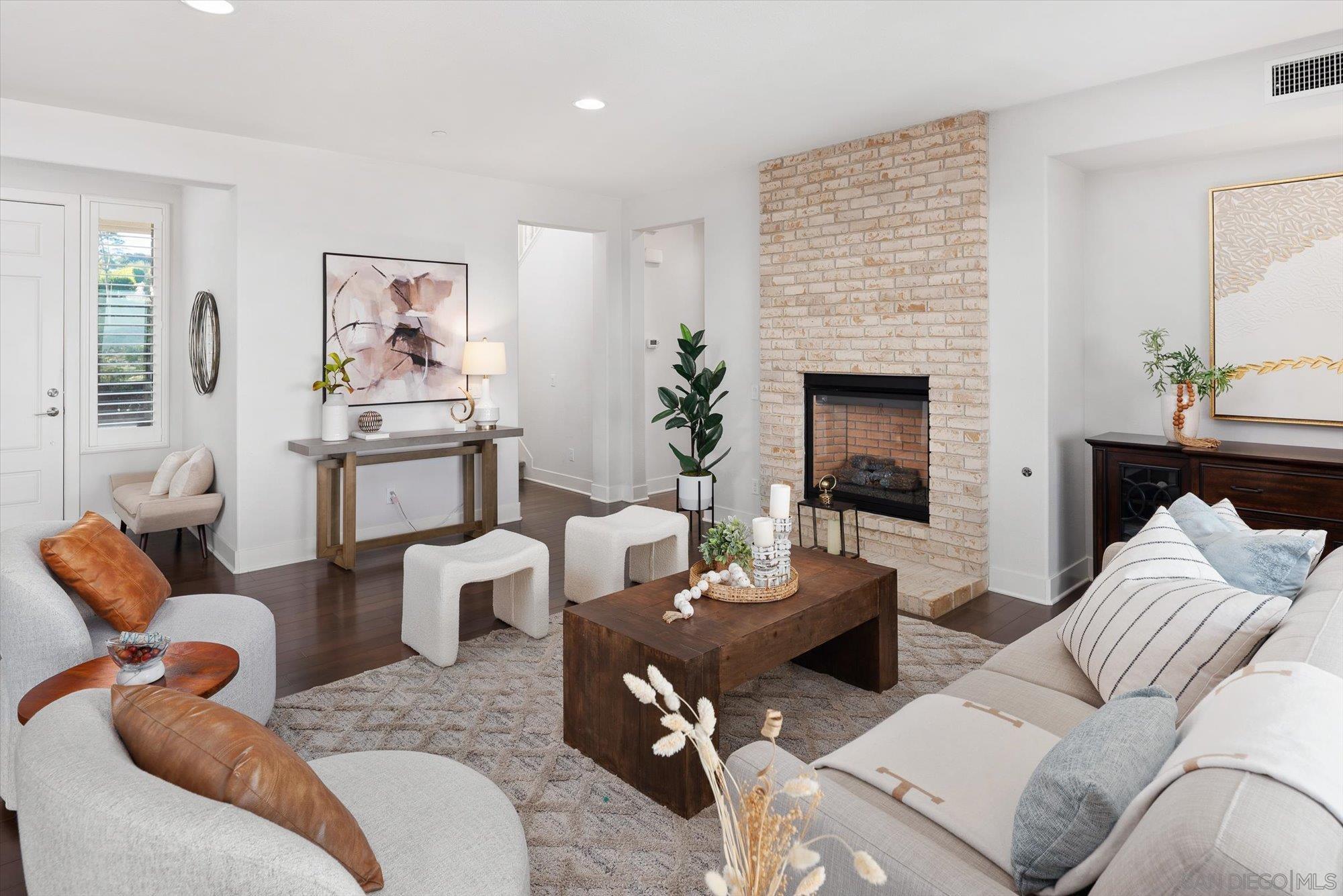 Detail Gallery Image 12 of 75 For 1725  Continental Lane, Escondido,  CA 92029 - 5 Beds | 3/1 Baths