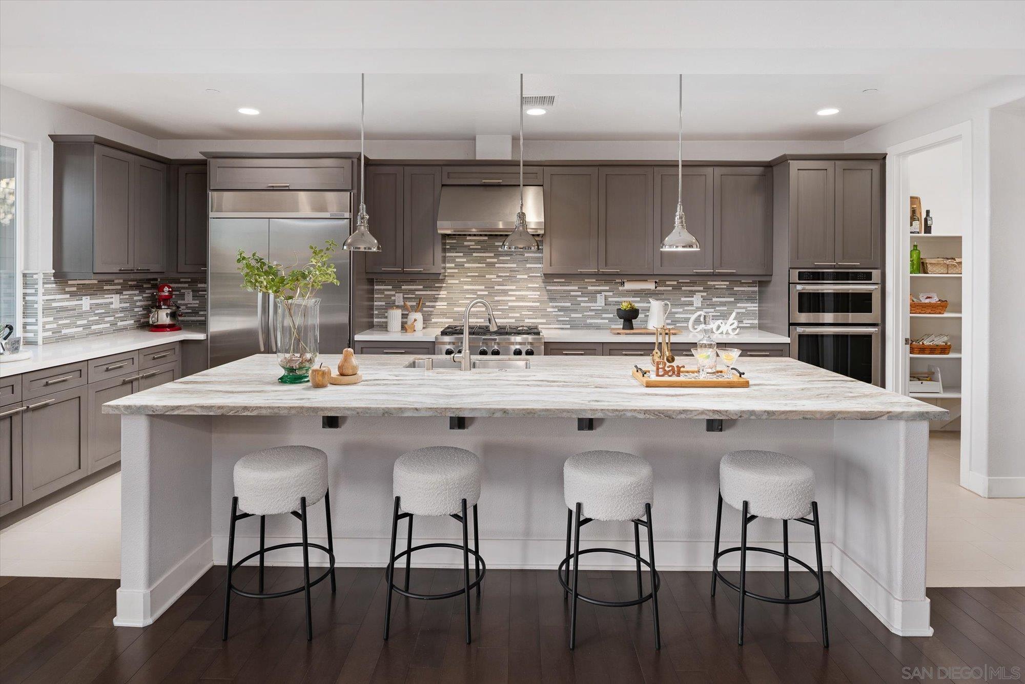 Detail Gallery Image 17 of 75 For 1725  Continental Lane, Escondido,  CA 92029 - 5 Beds | 3/1 Baths