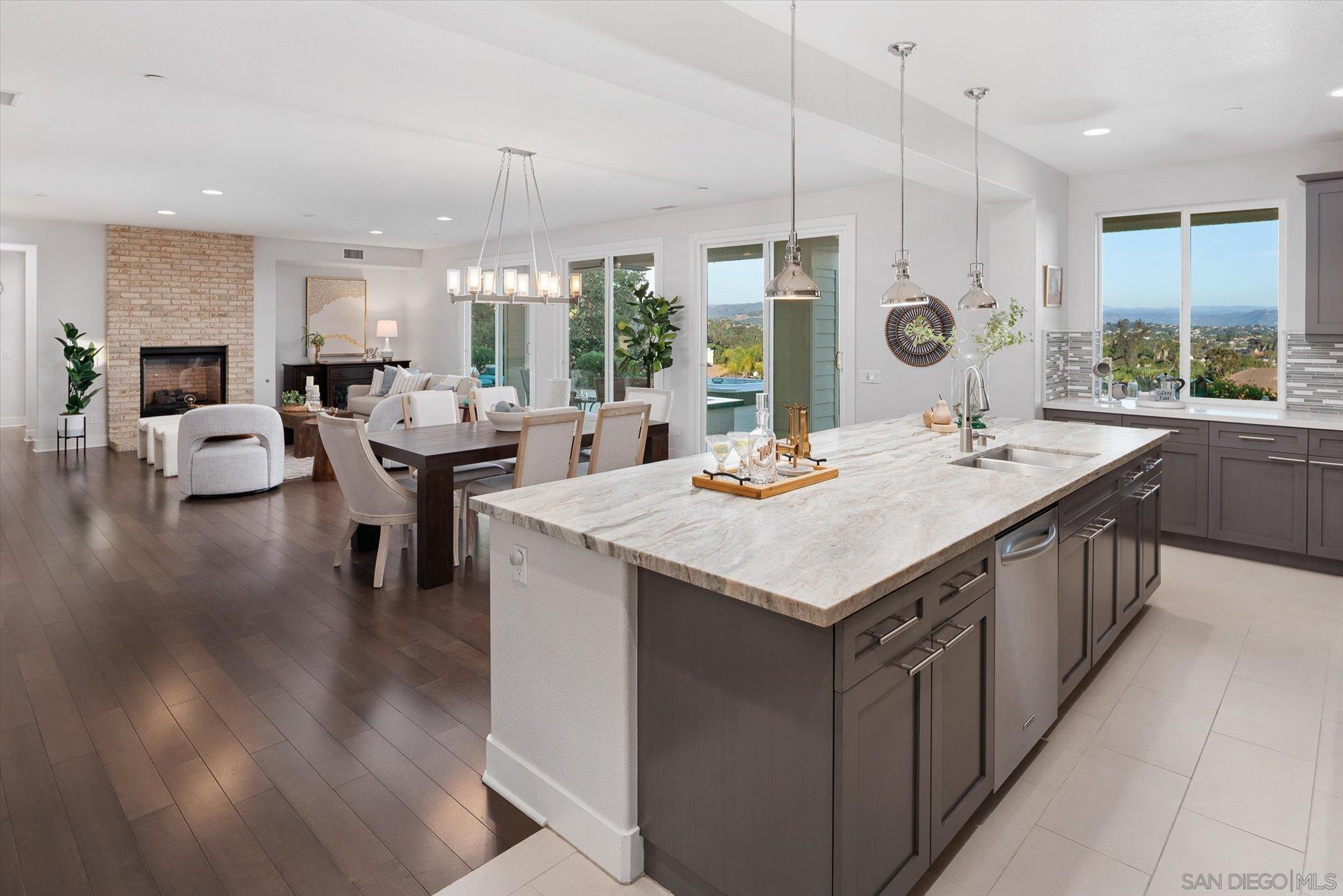 Detail Gallery Image 19 of 75 For 1725  Continental Lane, Escondido,  CA 92029 - 5 Beds | 3/1 Baths