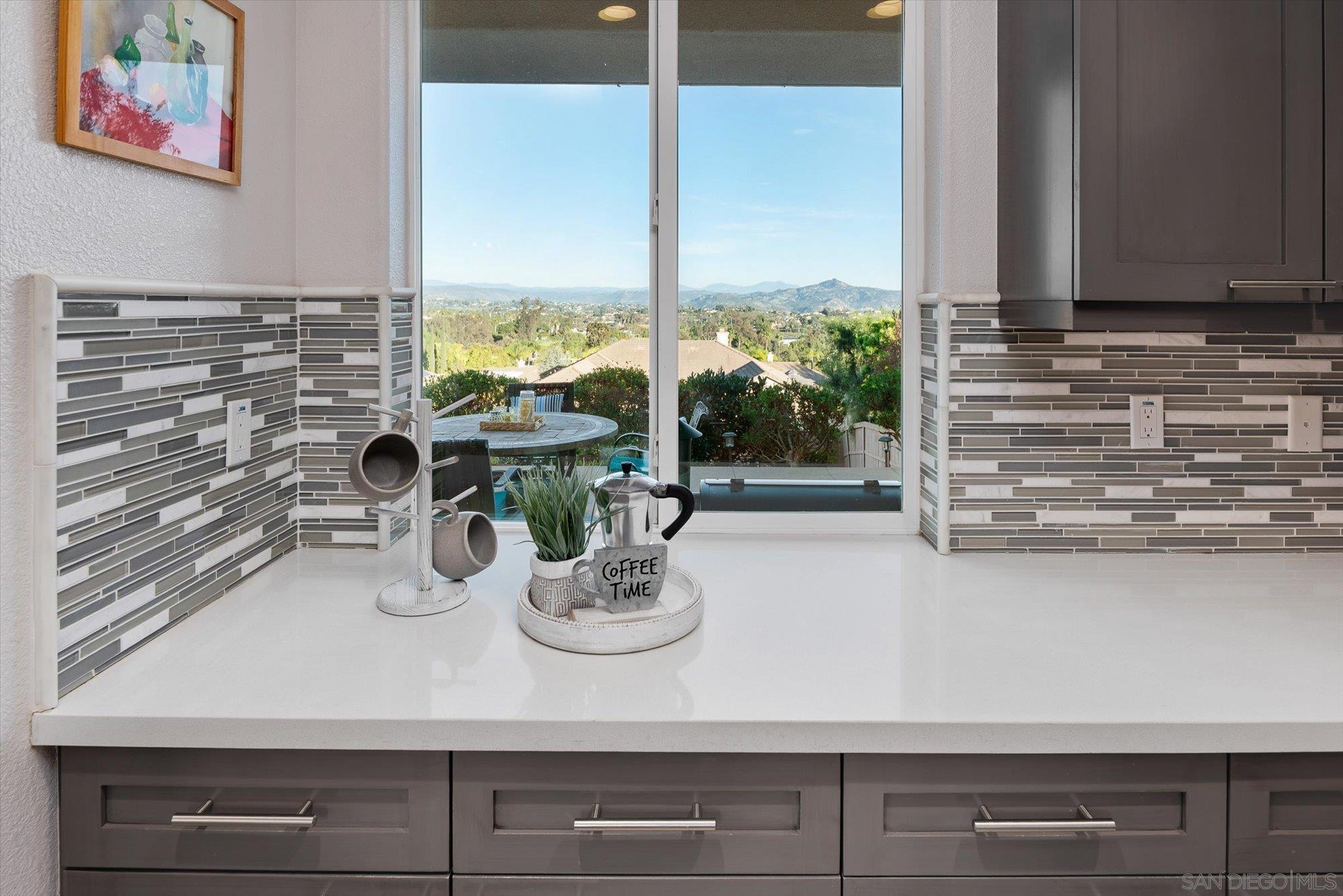 Detail Gallery Image 21 of 75 For 1725  Continental Lane, Escondido,  CA 92029 - 5 Beds | 3/1 Baths