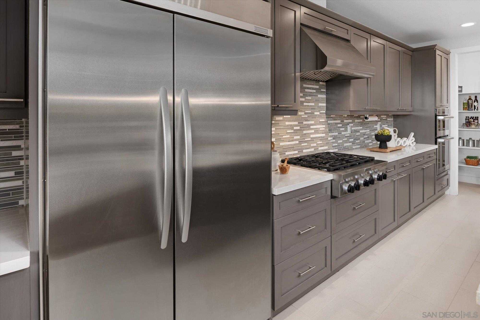 Detail Gallery Image 22 of 75 For 1725  Continental Lane, Escondido,  CA 92029 - 5 Beds | 3/1 Baths