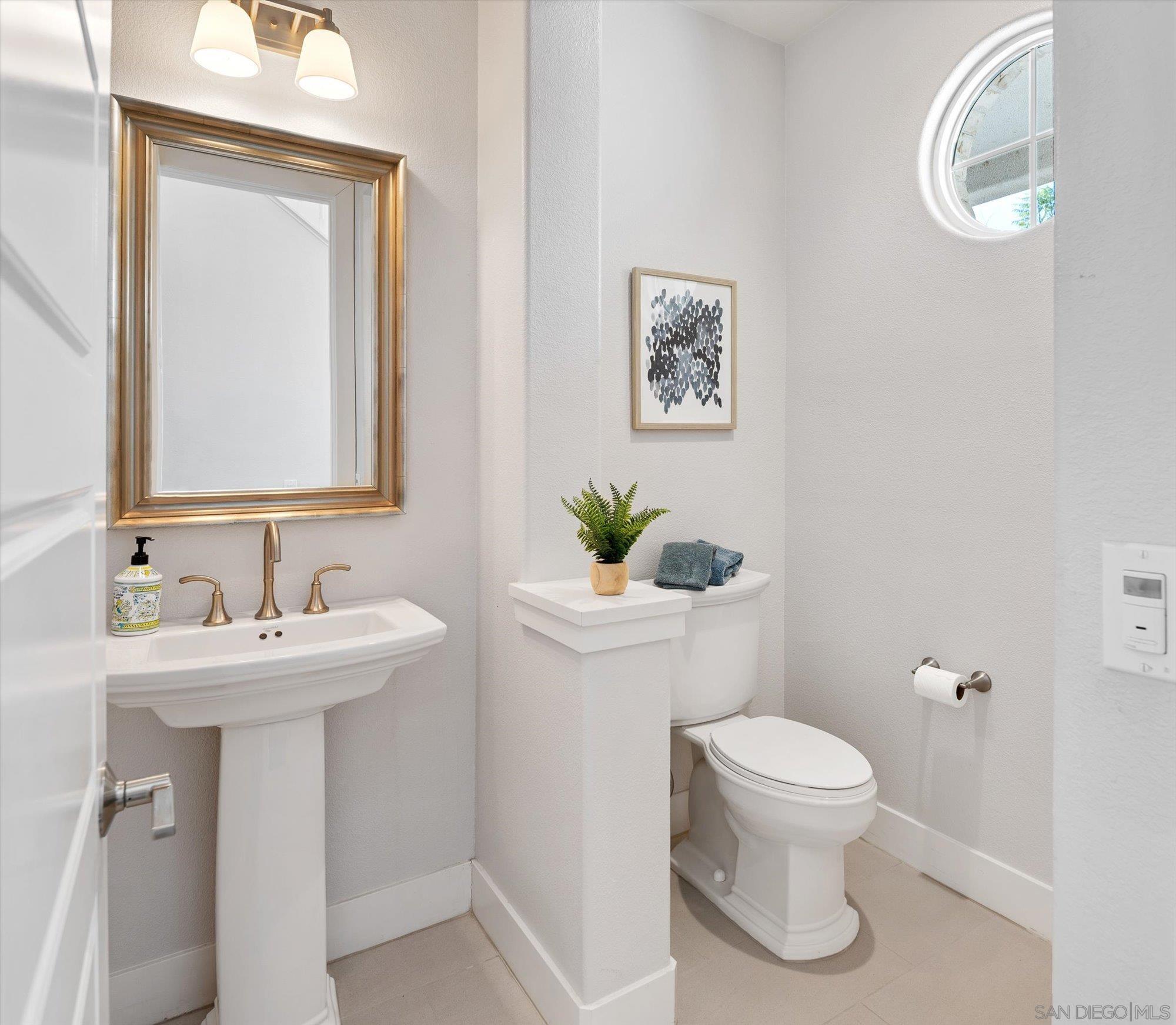 Detail Gallery Image 25 of 75 For 1725  Continental Lane, Escondido,  CA 92029 - 5 Beds | 3/1 Baths