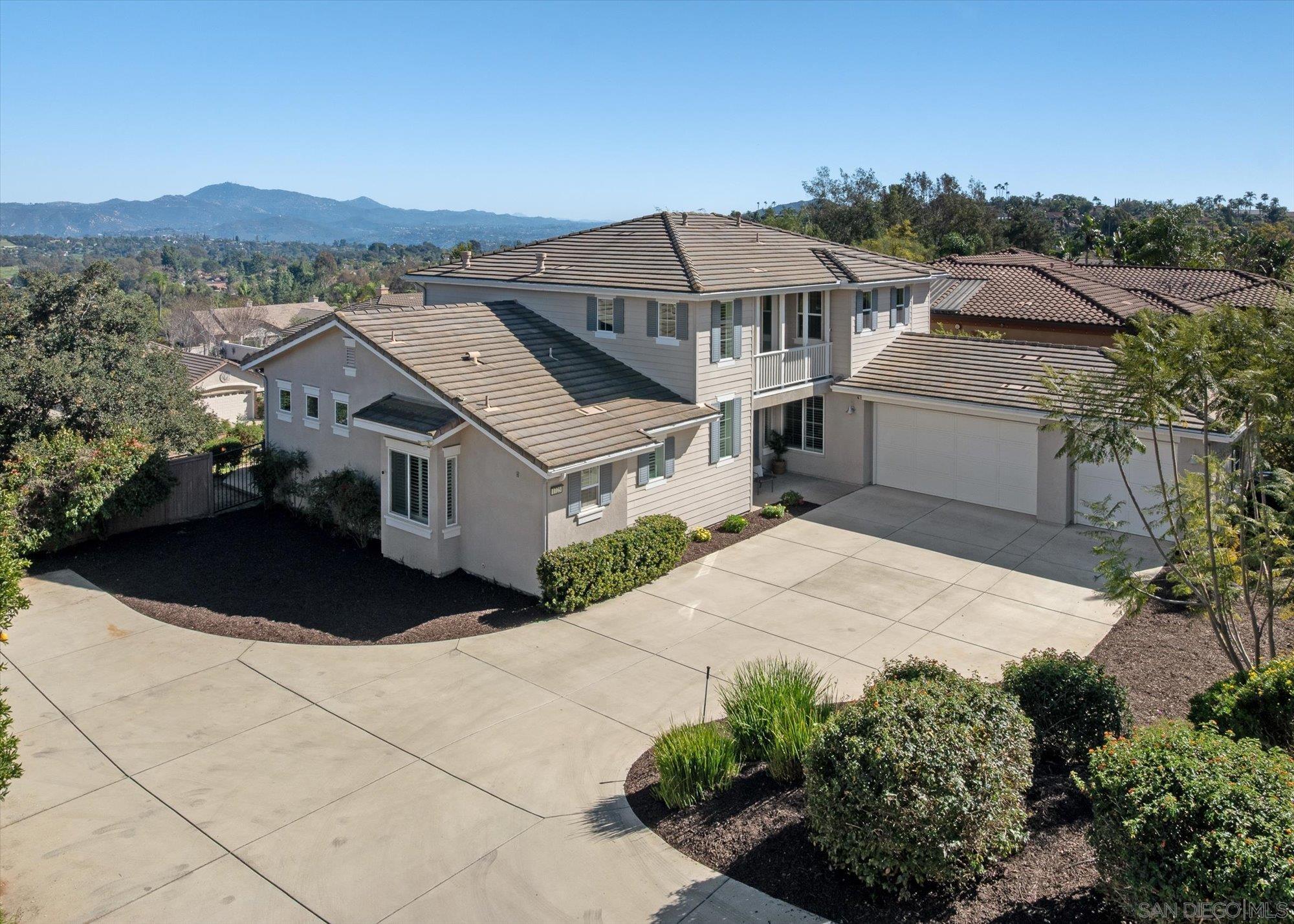 Detail Gallery Image 5 of 75 For 1725  Continental Lane, Escondido,  CA 92029 - 5 Beds | 3/1 Baths