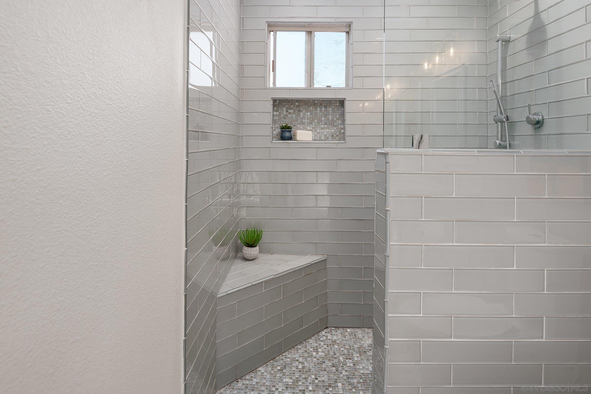 Detail Gallery Image 34 of 74 For 1322  Loma De Paz, Escondido,  CA 92027 - 3 Beds | 2/1 Baths