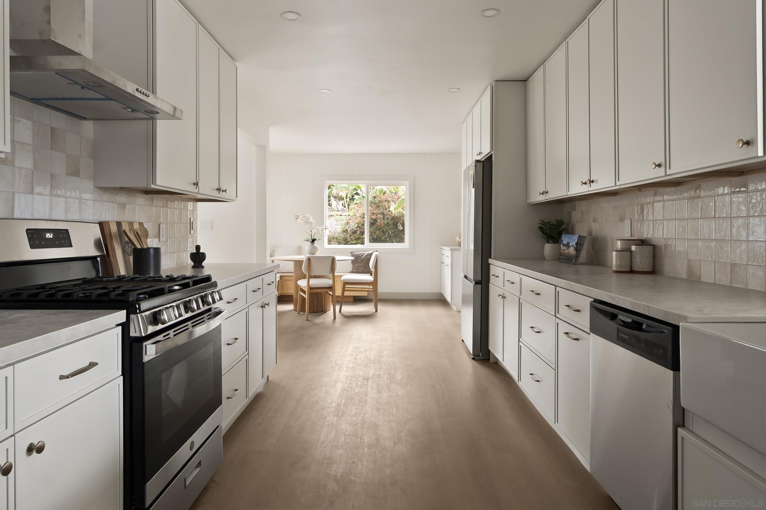 Detail Gallery Image 5 of 33 For 195  Montebello St, Chula Vista,  CA 91910 - 3 Beds | 2 Baths