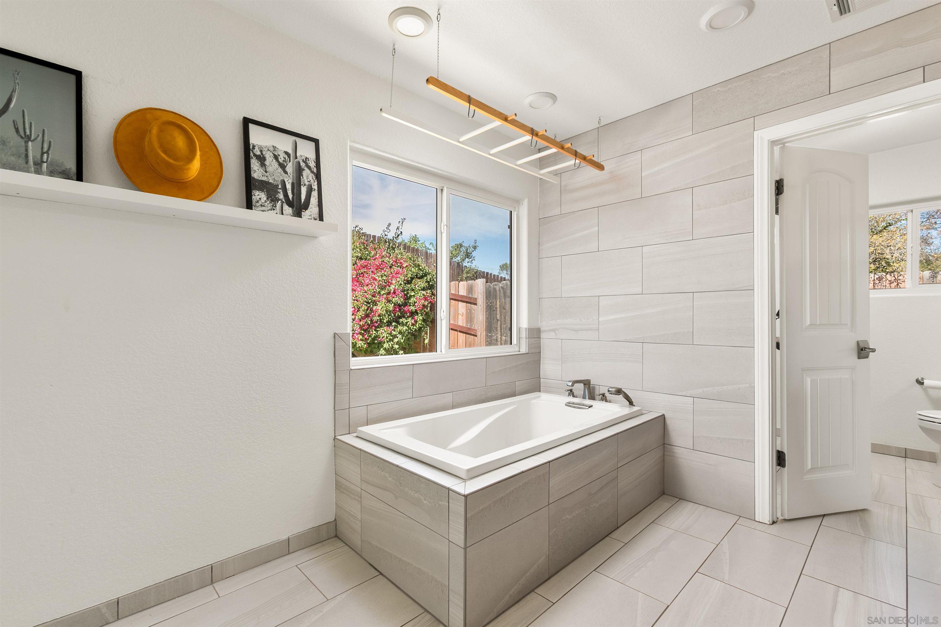 Detail Gallery Image 21 of 49 For 16502  Shady Oaks Dr, Ramona,  CA 92065 - 3 Beds | 2 Baths