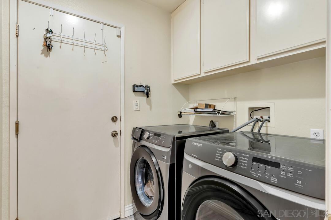 Detail Gallery Image 17 of 43 For 8786  Gracilior Ct, Escondido,  CA 92026 - 5 Beds | 3 Baths