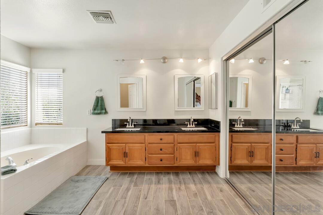 Detail Gallery Image 22 of 43 For 8786  Gracilior Ct, Escondido,  CA 92026 - 5 Beds | 3 Baths