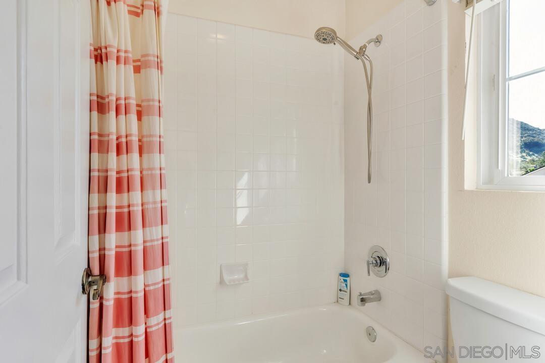 Detail Gallery Image 27 of 43 For 8786  Gracilior Ct, Escondido,  CA 92026 - 5 Beds | 3 Baths