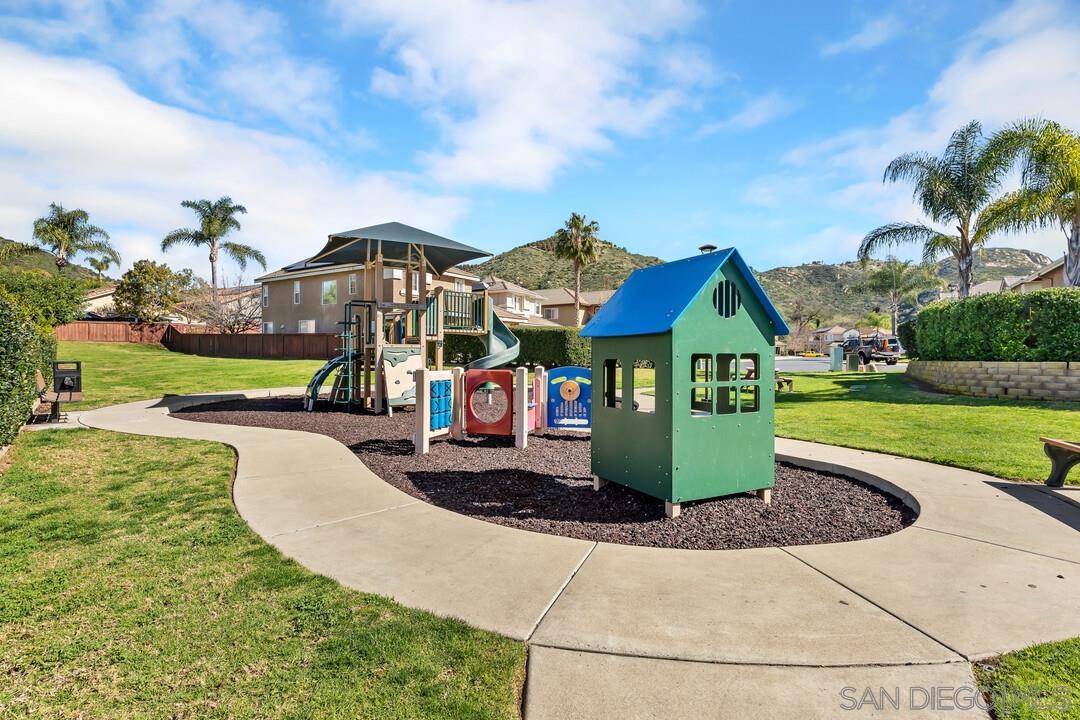 Detail Gallery Image 36 of 43 For 8786  Gracilior Ct, Escondido,  CA 92026 - 5 Beds | 3 Baths