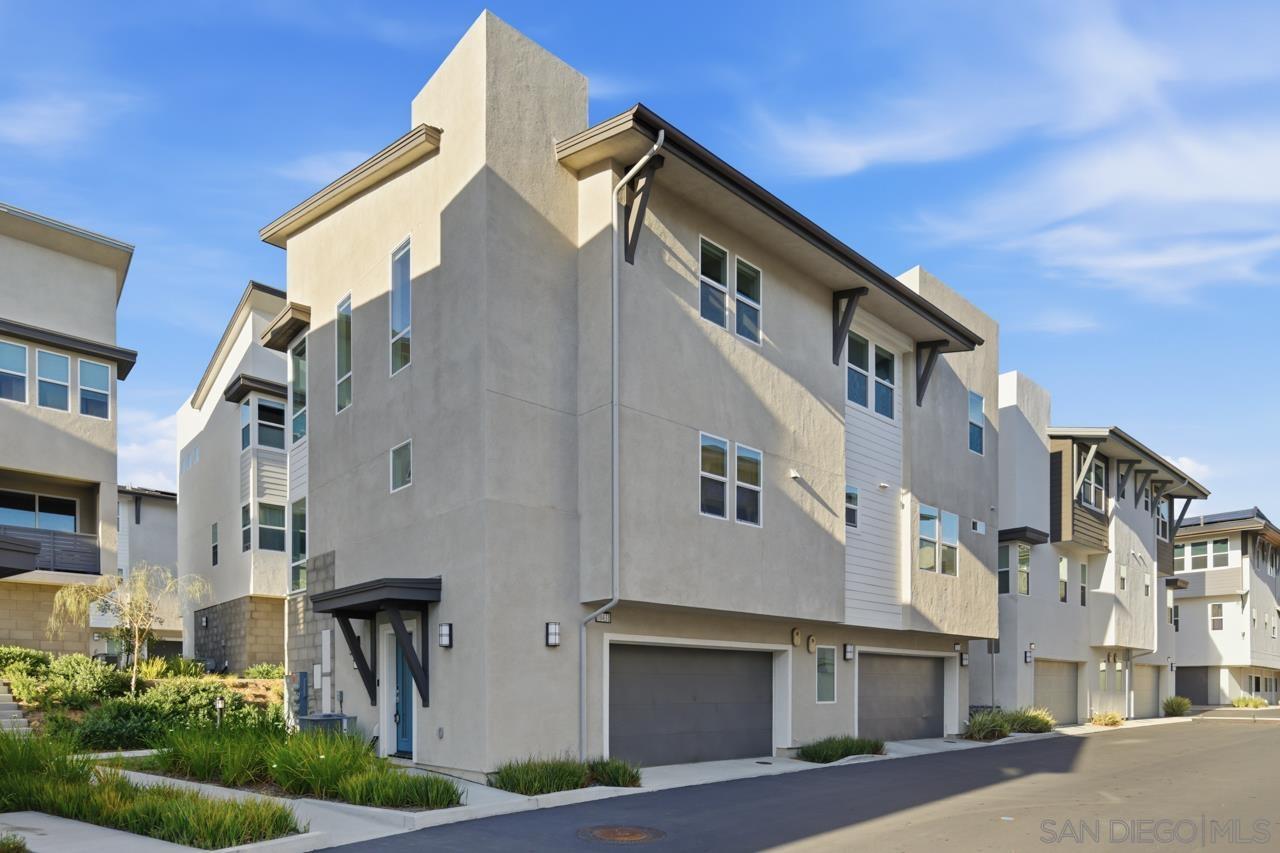 Detail Gallery Image 2 of 68 For 10431  Newbliss Way, San Diego,  CA 92126 - 3 Beds | 2 Baths