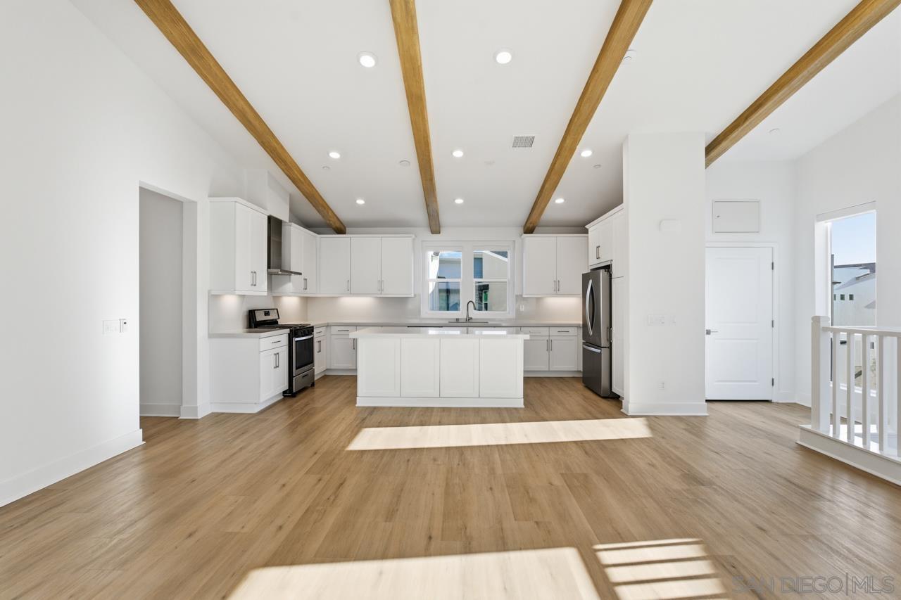 Detail Gallery Image 11 of 68 For 10431  Newbliss Way, San Diego,  CA 92126 - 3 Beds | 2 Baths