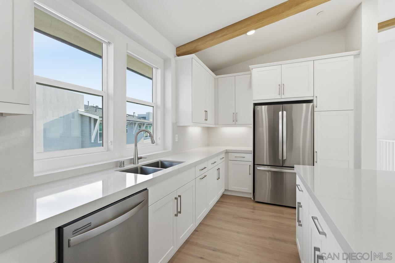 Detail Gallery Image 17 of 68 For 10431  Newbliss Way, San Diego,  CA 92126 - 3 Beds | 2 Baths