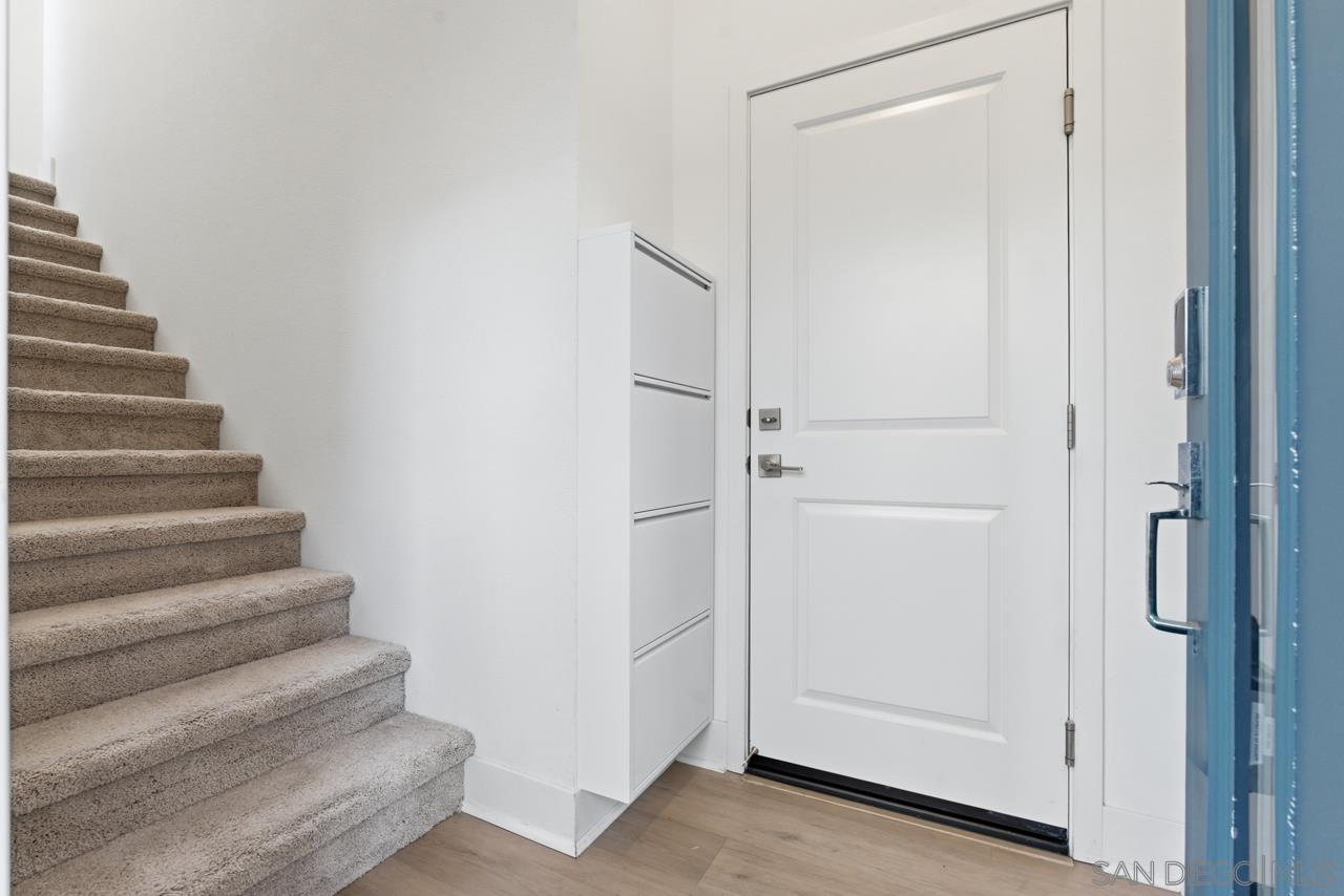 Detail Gallery Image 4 of 68 For 10431  Newbliss Way, San Diego,  CA 92126 - 3 Beds | 2 Baths