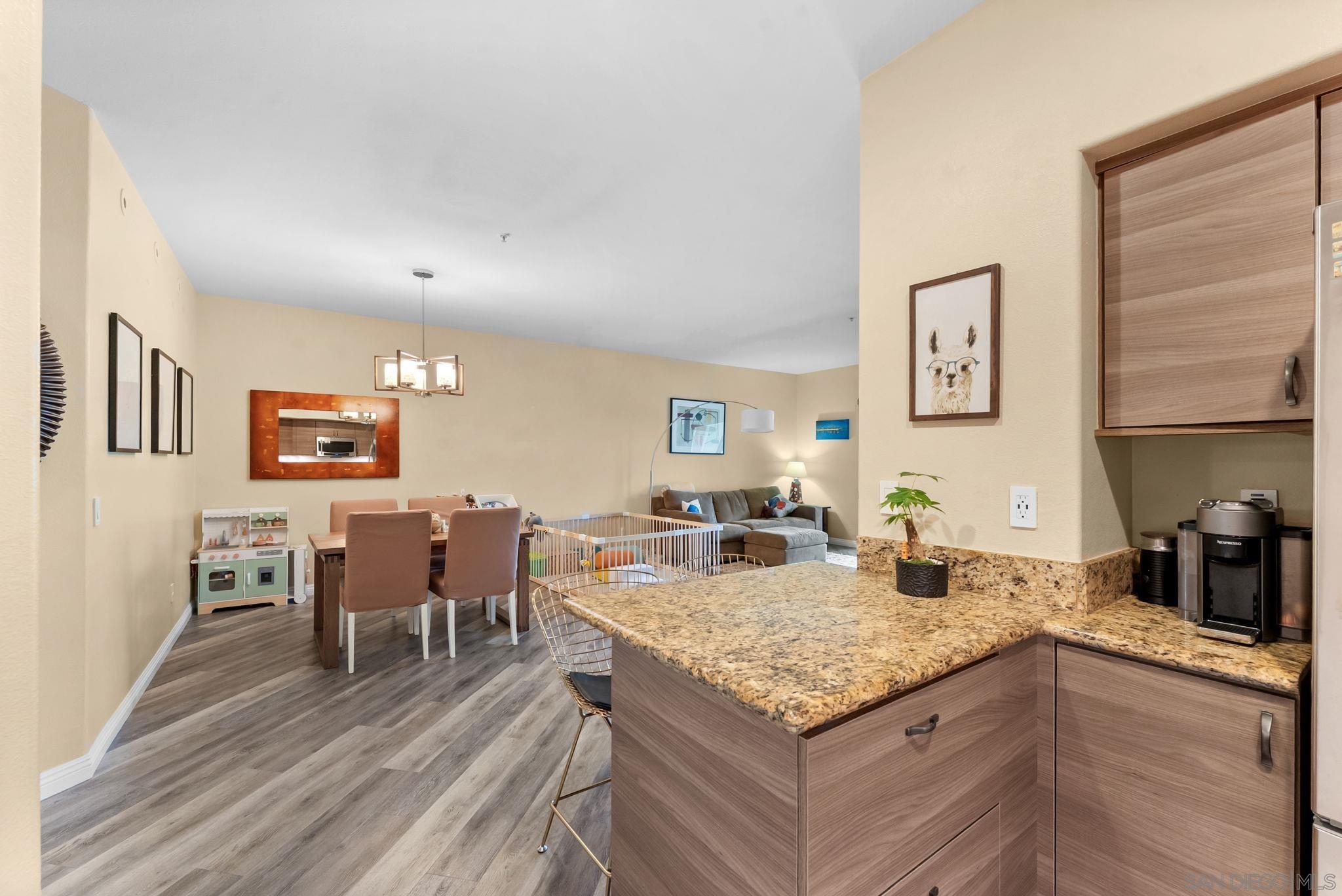 Detail Gallery Image 12 of 55 For 1100  Civic Center Dr  #C25,  Oceanside,  CA 92054 - 3 Beds | 2 Baths