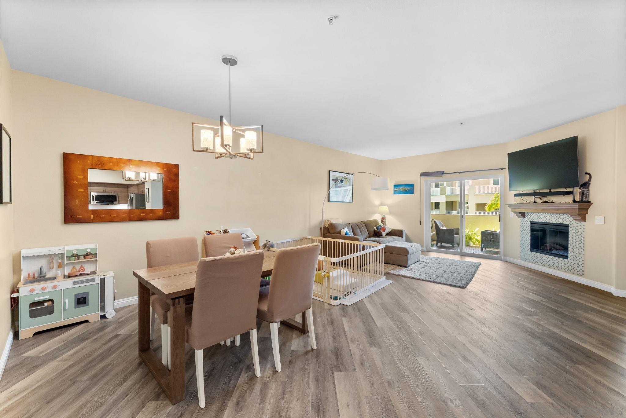 Detail Gallery Image 13 of 55 For 1100  Civic Center Dr  #C25,  Oceanside,  CA 92054 - 3 Beds | 2 Baths